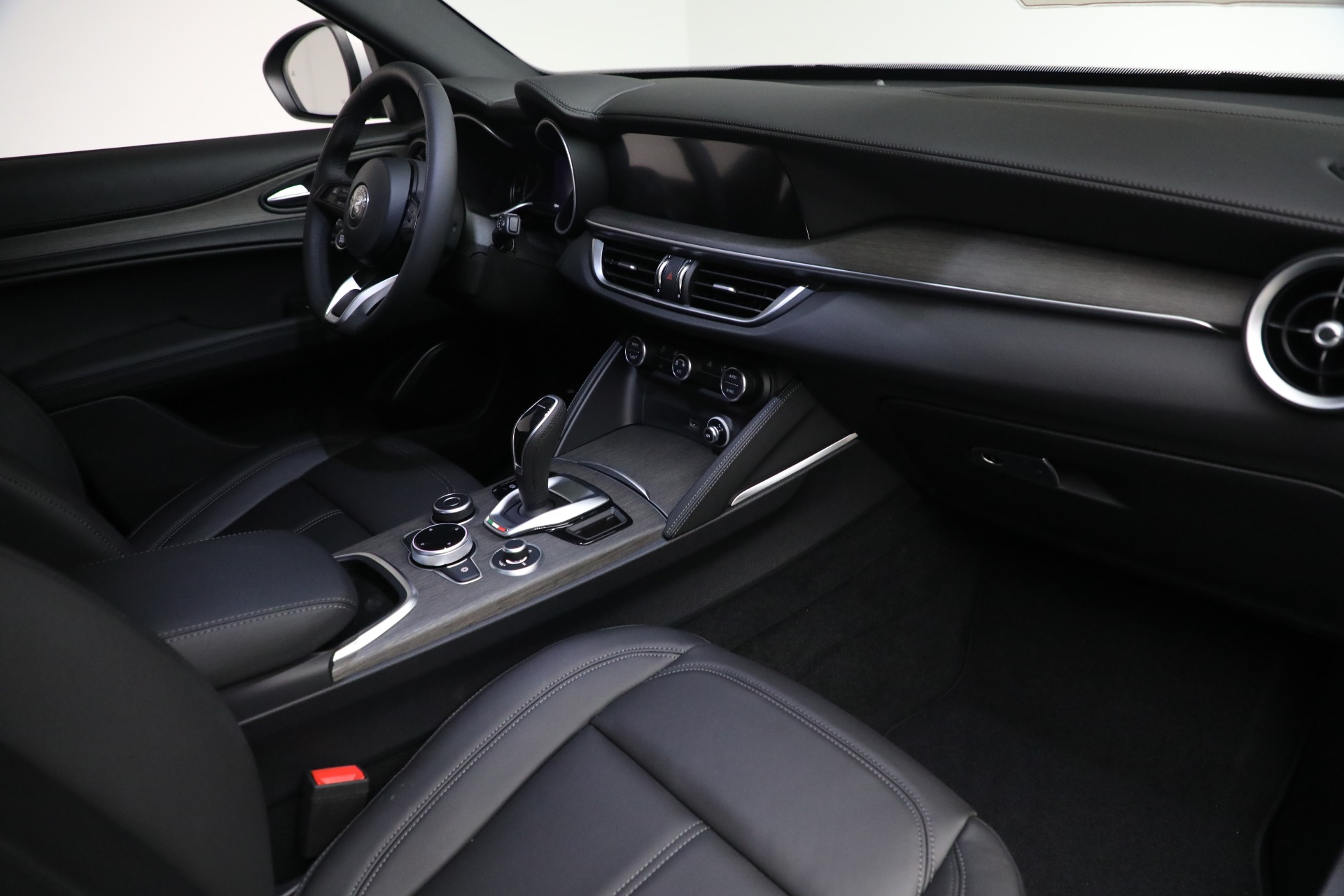 New 2022 Alfa Romeo Stelvio Ti | St. Petersburg, FL