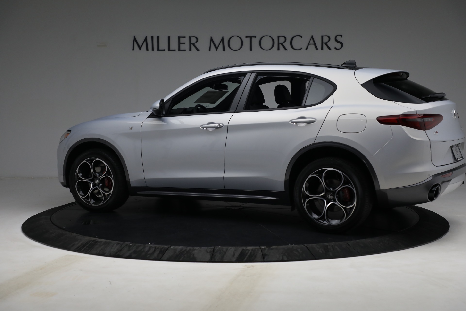 New 2022 Alfa Romeo Stelvio Ti | St. Petersburg, FL