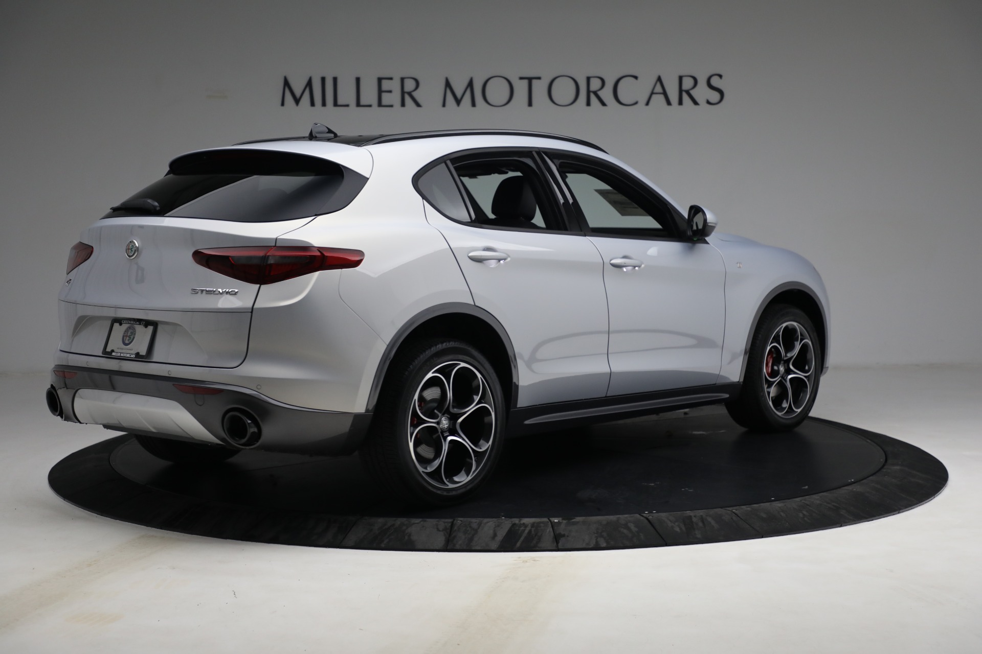 New 2022 Alfa Romeo Stelvio Ti | St. Petersburg, FL