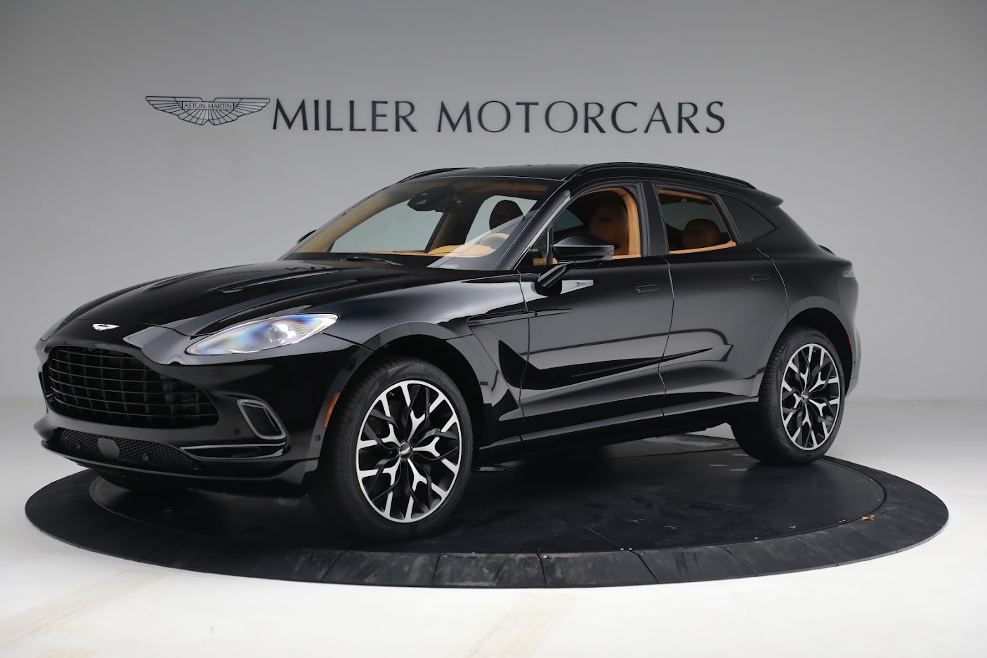 New 2021 Aston Martin DBX | St. Petersburg, FL