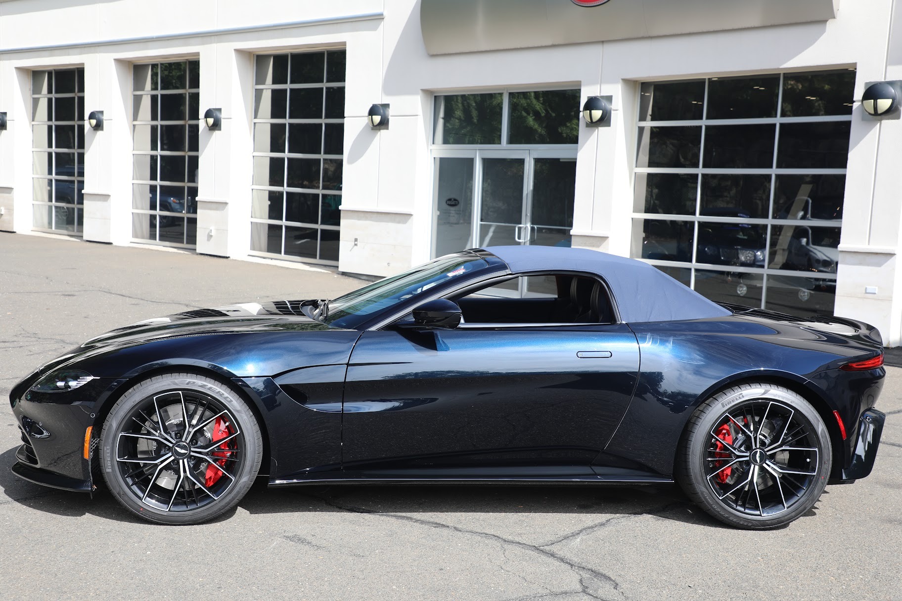 Used 2021 Aston Martin Vantage Roadster | St. Petersburg, FL