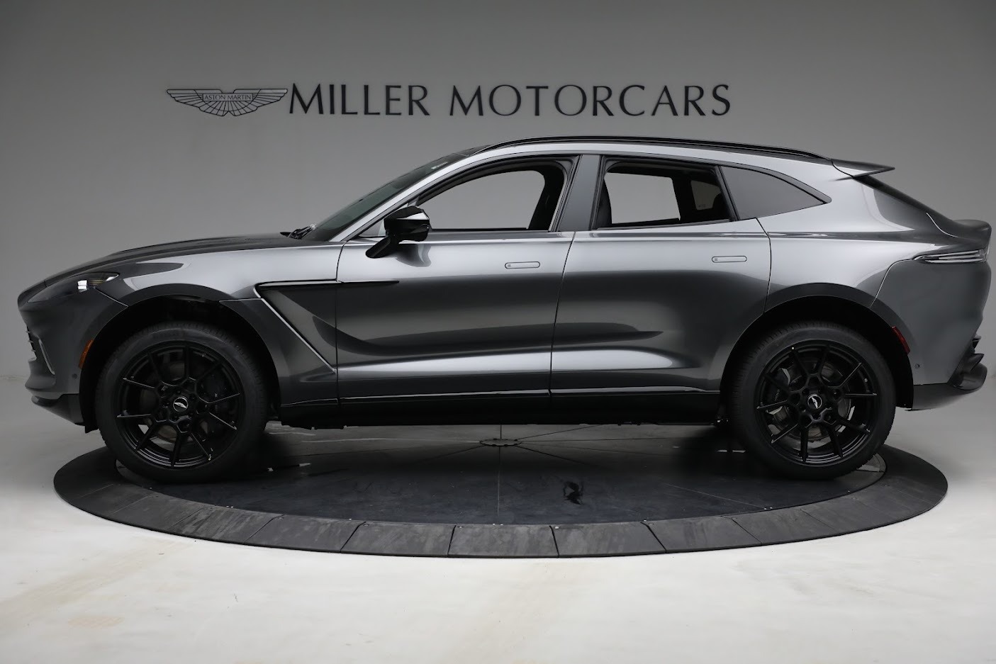 New 2021 Aston Martin DBX | St. Petersburg, FL