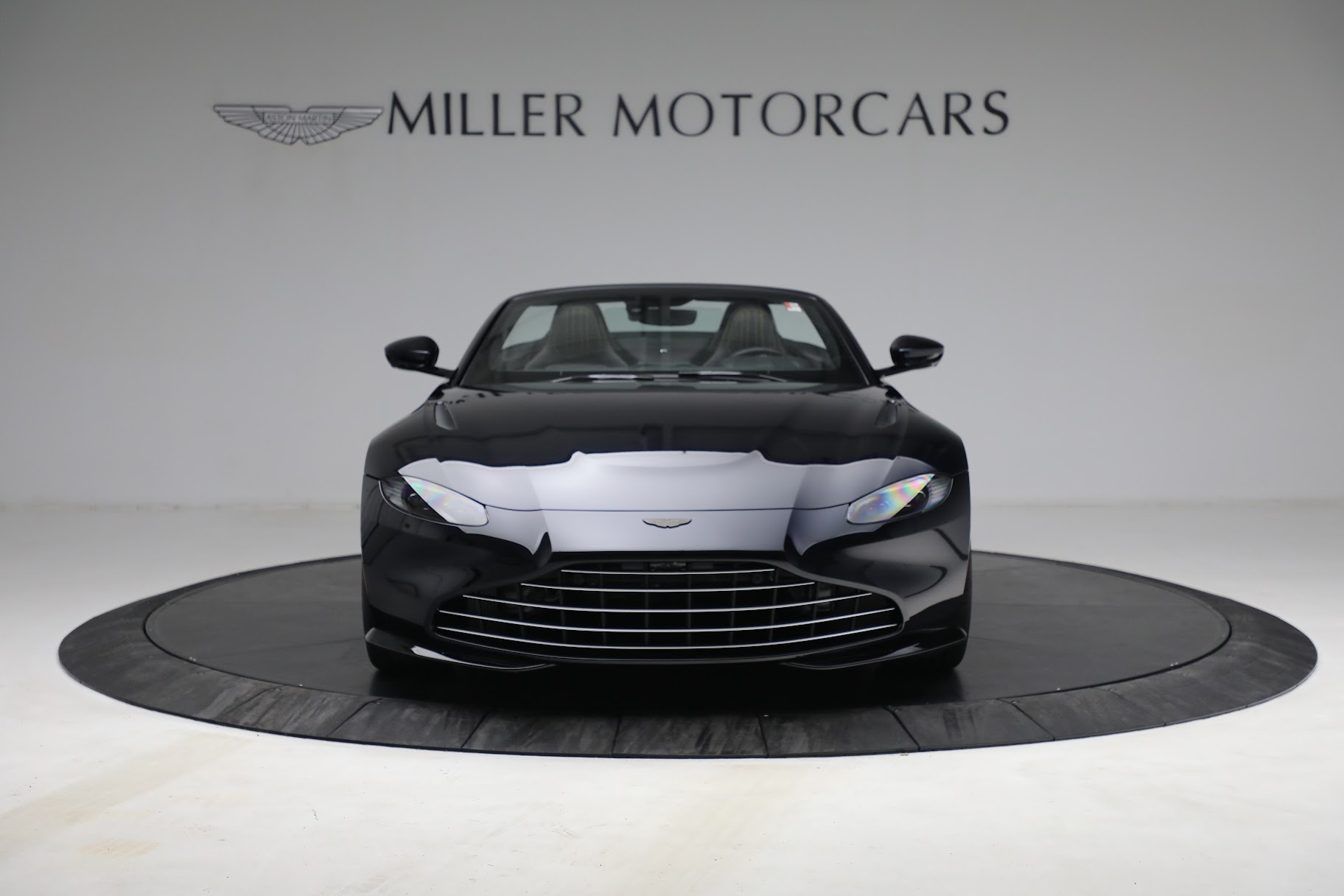New 2021 Aston Martin Vantage Roadster | St. Petersburg, FL