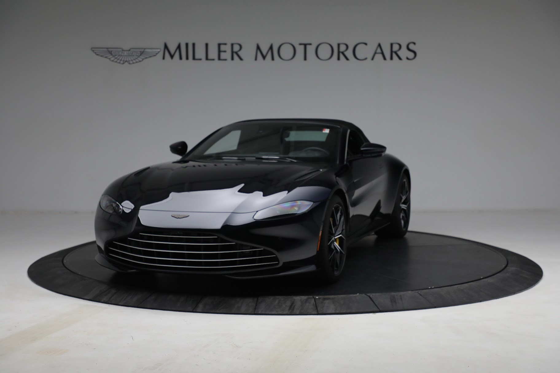 New 2021 Aston Martin Vantage Roadster | St. Petersburg, FL