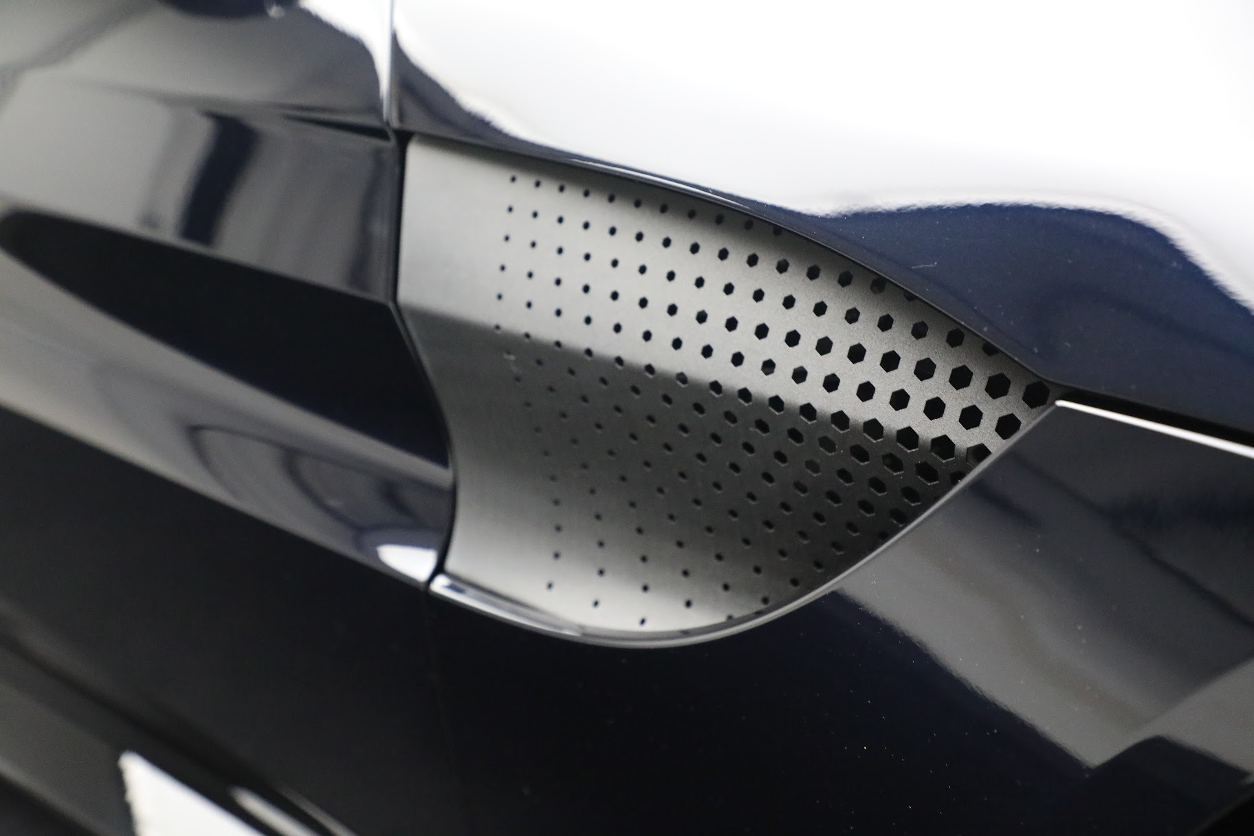 New 2021 Aston Martin Vantage Roadster | St. Petersburg, FL