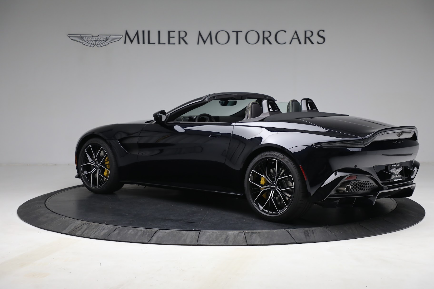 New 2021 Aston Martin Vantage Roadster | St. Petersburg, FL