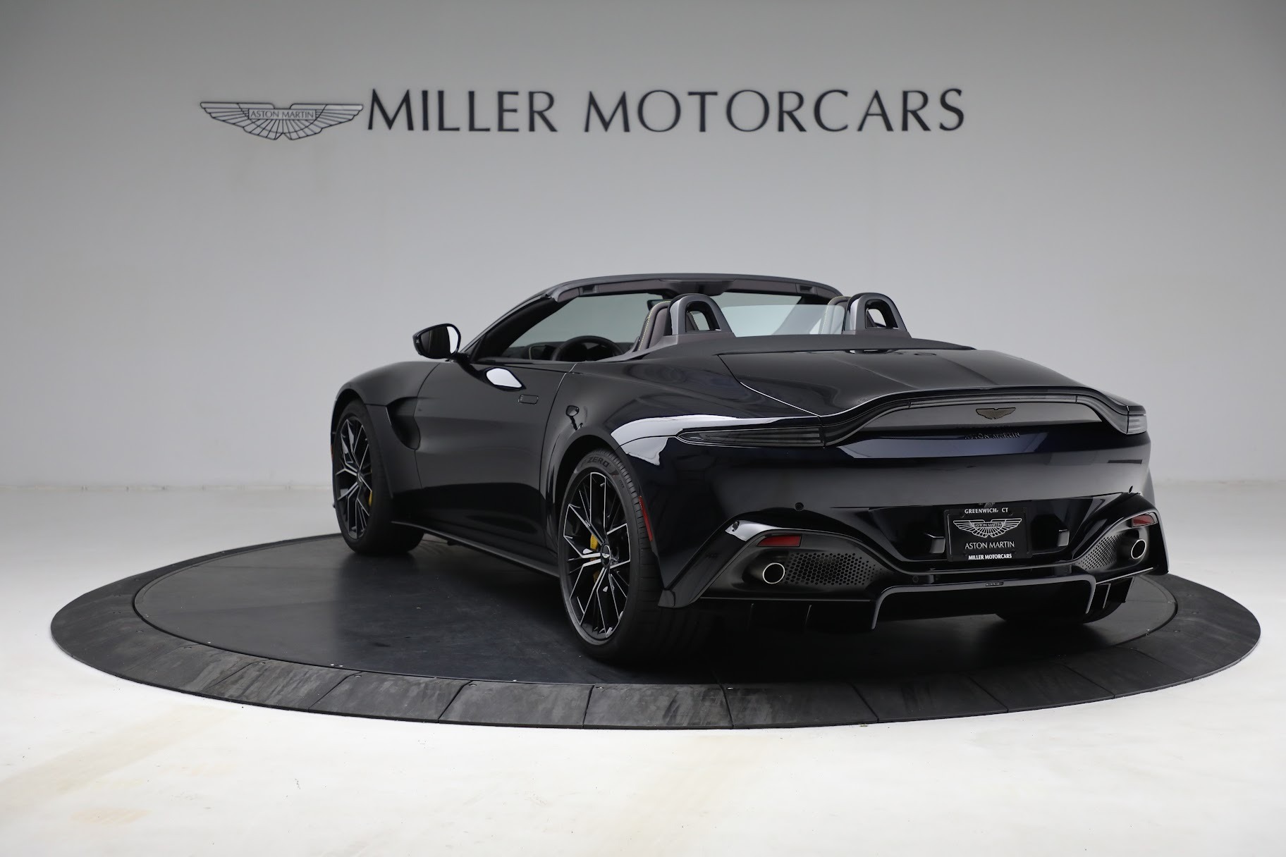 New 2021 Aston Martin Vantage Roadster | St. Petersburg, FL