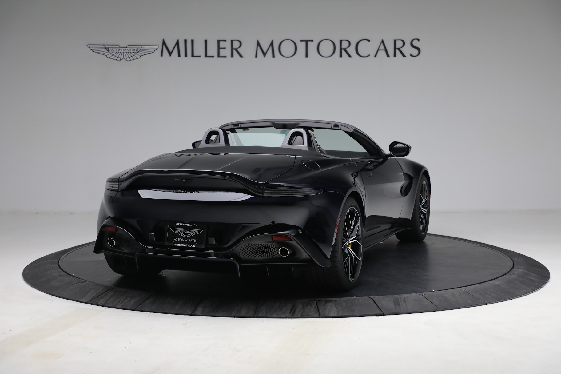 New 2021 Aston Martin Vantage Roadster | St. Petersburg, FL