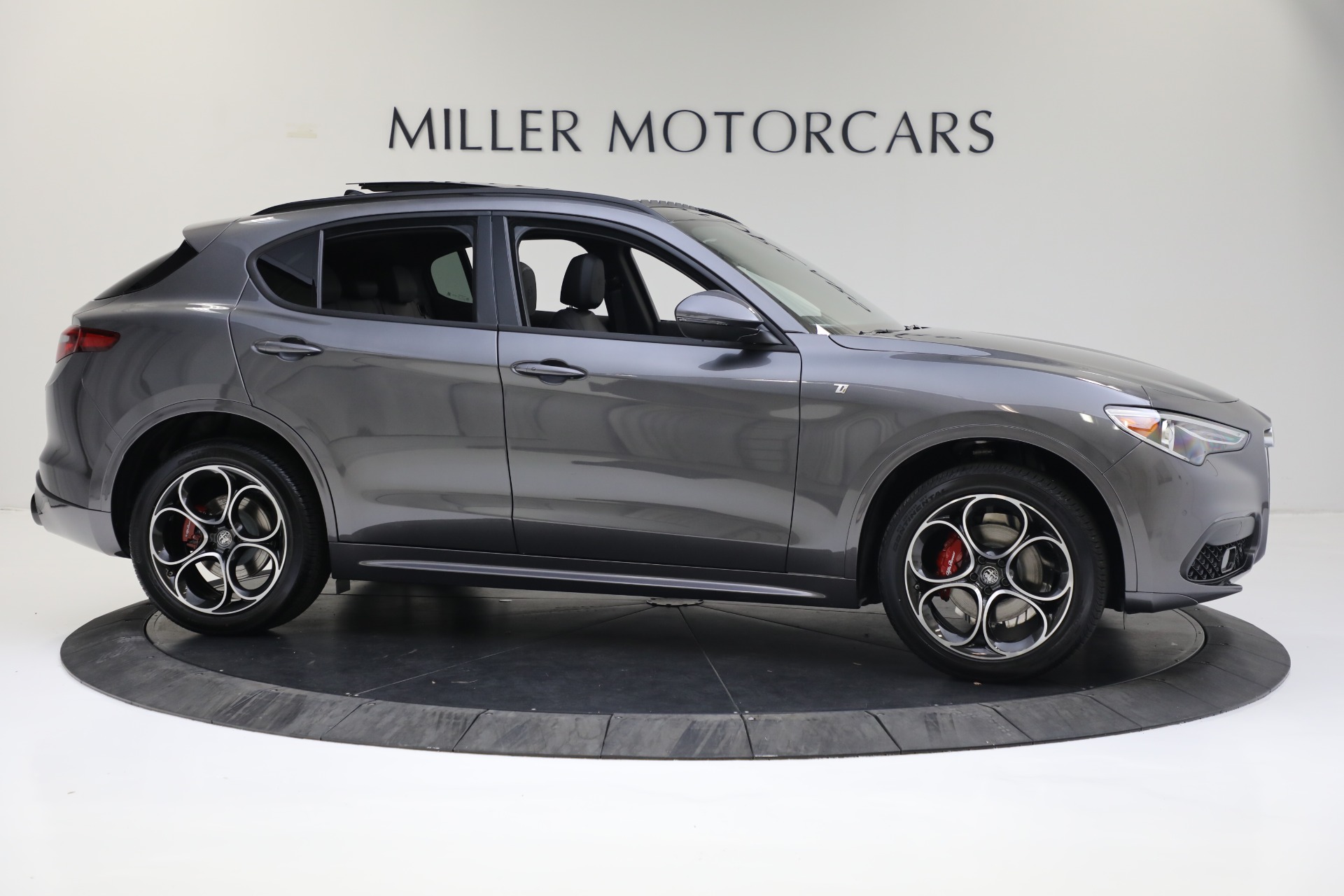 New 2022 Alfa Romeo Stelvio Ti | St. Petersburg, FL