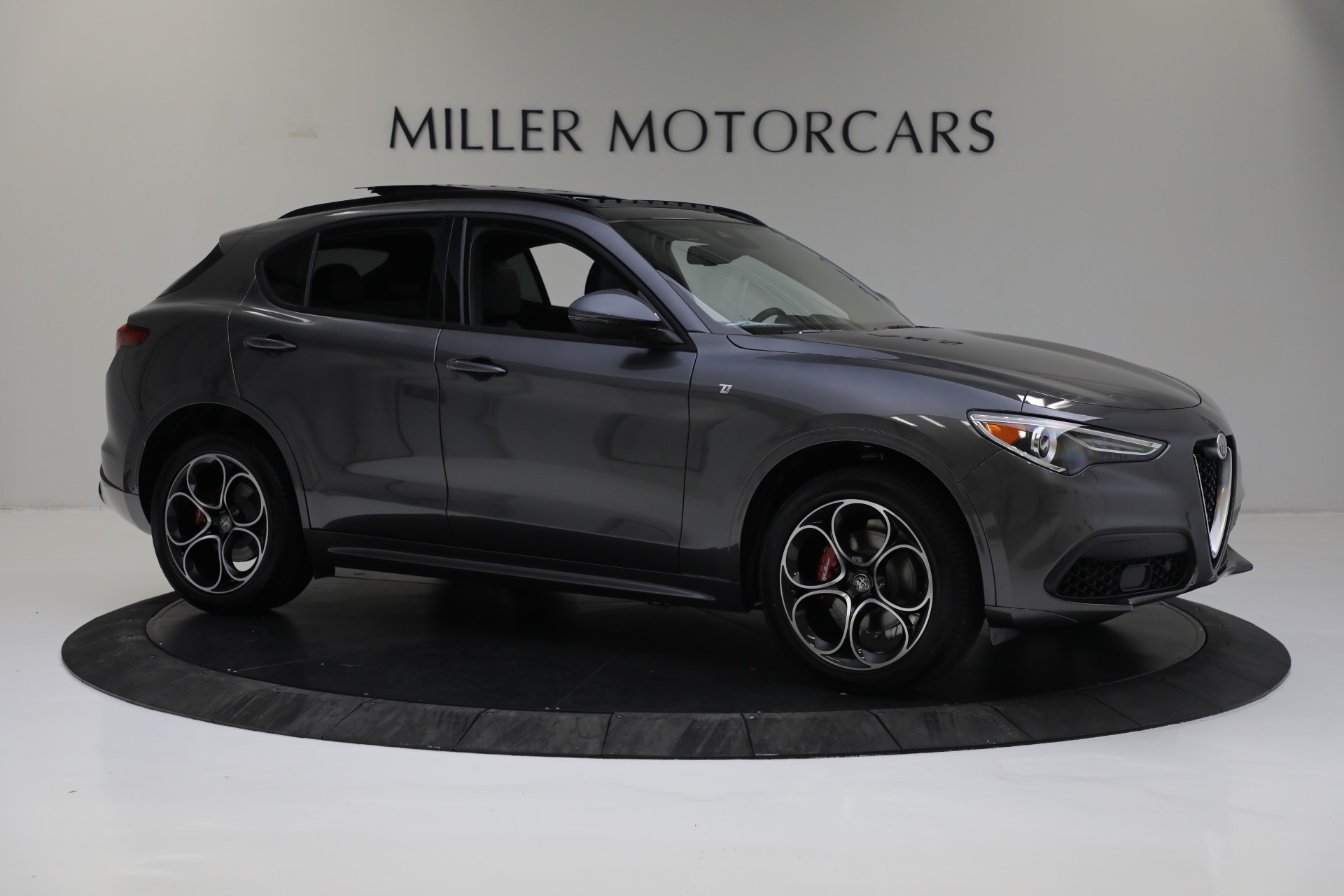 New 2022 Alfa Romeo Stelvio Ti | St. Petersburg, FL