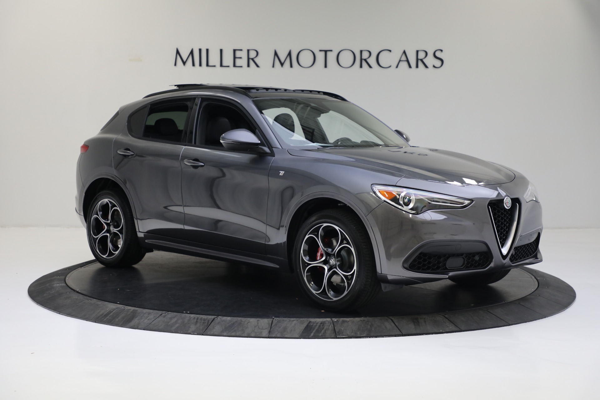 New 2022 Alfa Romeo Stelvio Ti | St. Petersburg, FL