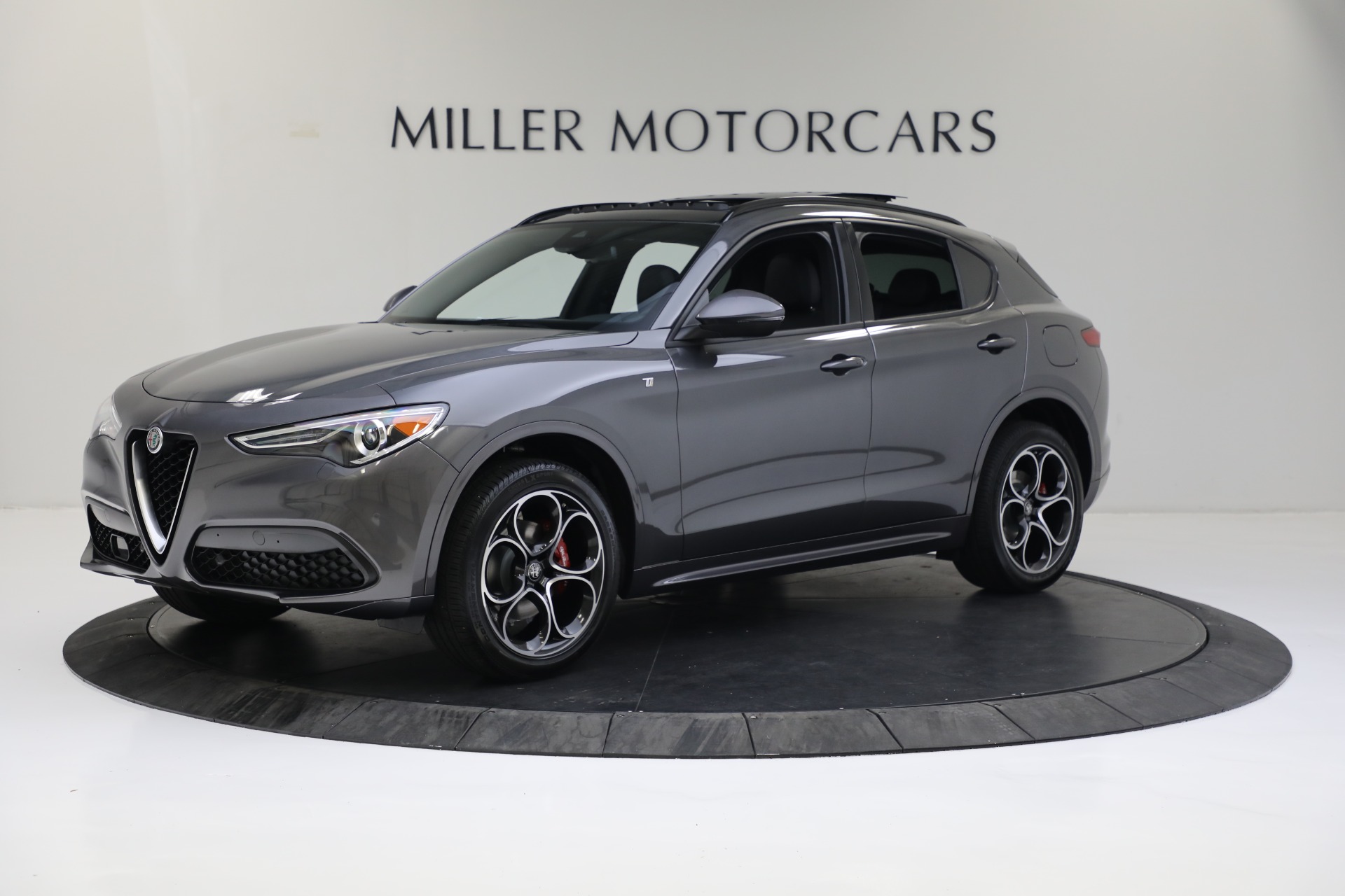 New 2022 Alfa Romeo Stelvio Ti | St. Petersburg, FL
