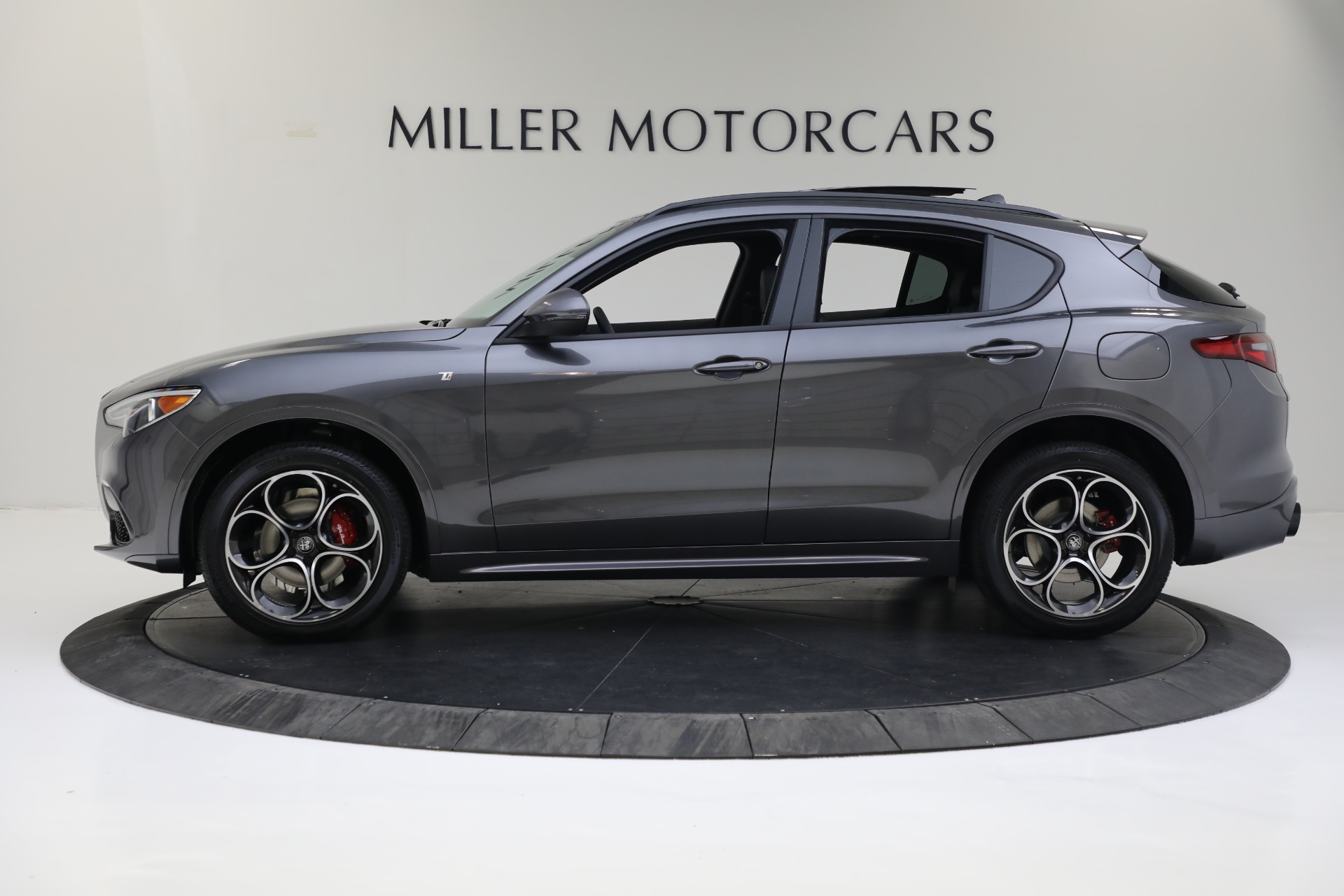 New 2022 Alfa Romeo Stelvio Ti | St. Petersburg, FL