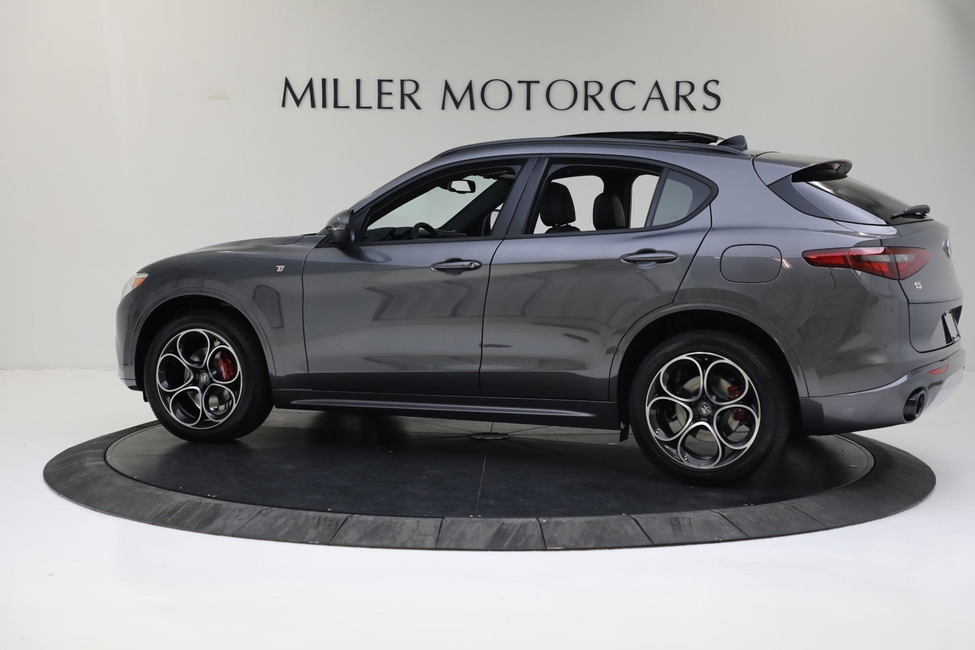 New 2022 Alfa Romeo Stelvio Ti | St. Petersburg, FL