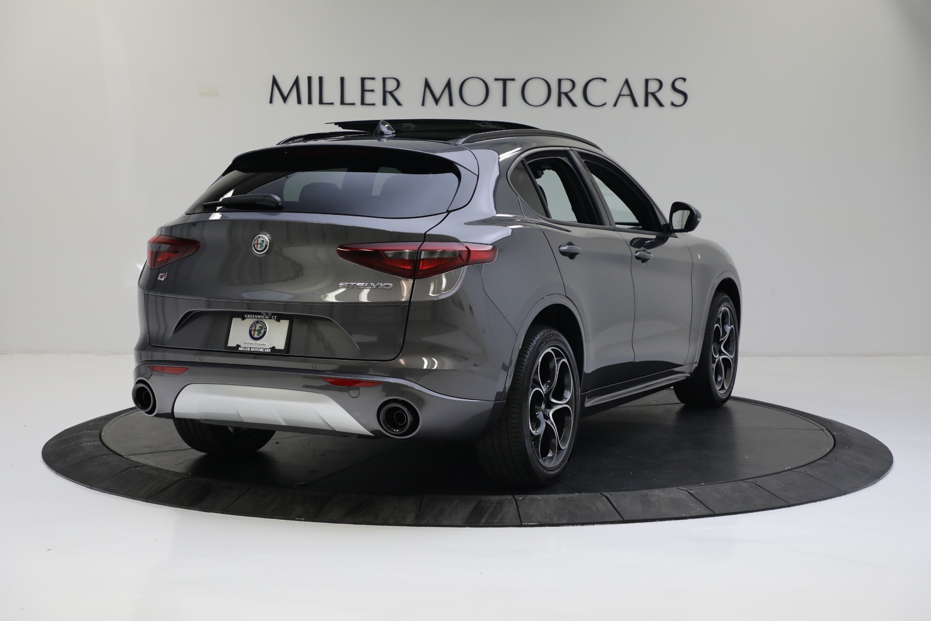 New 2022 Alfa Romeo Stelvio Ti | St. Petersburg, FL