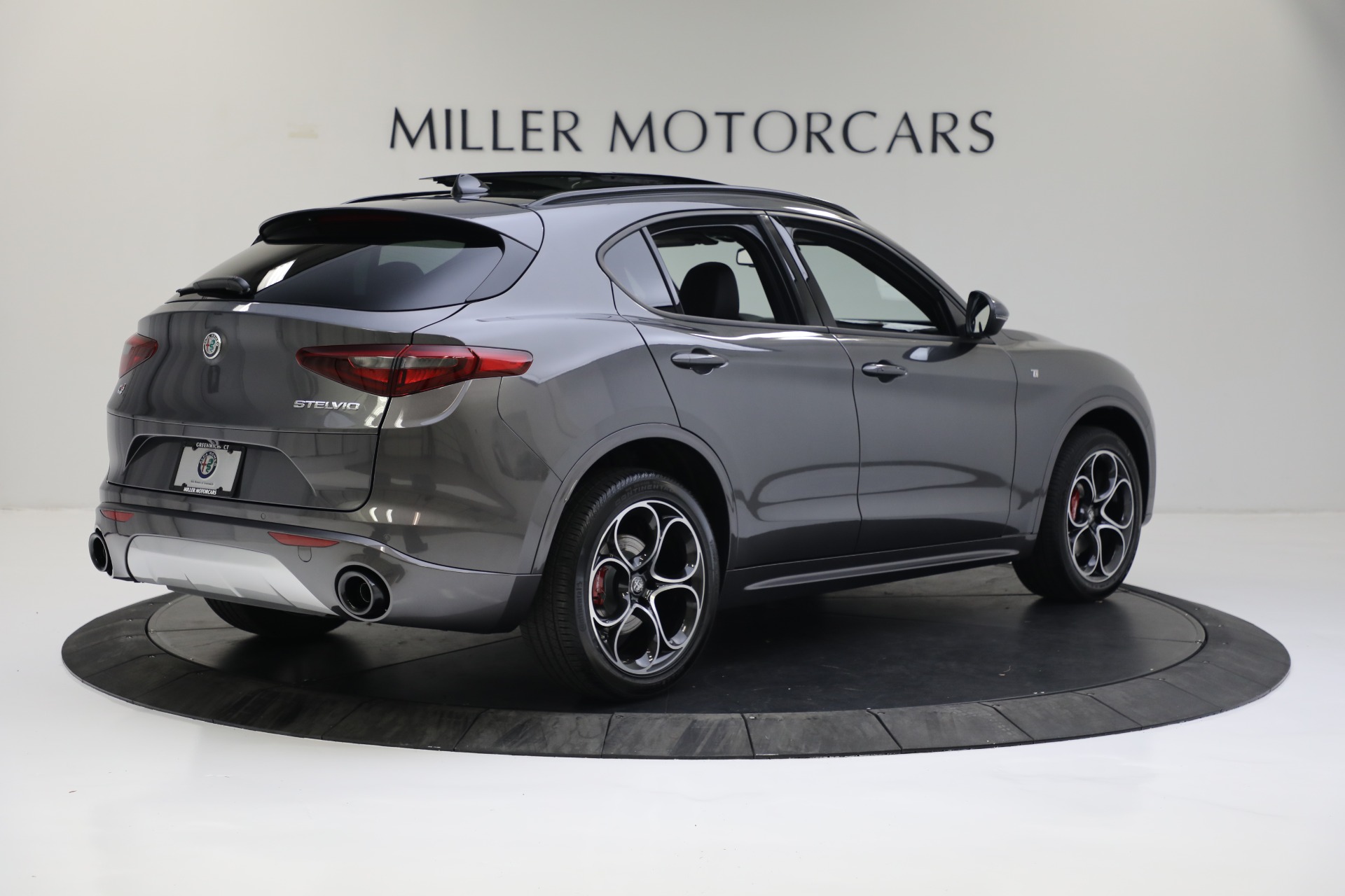 New 2022 Alfa Romeo Stelvio Ti | St. Petersburg, FL