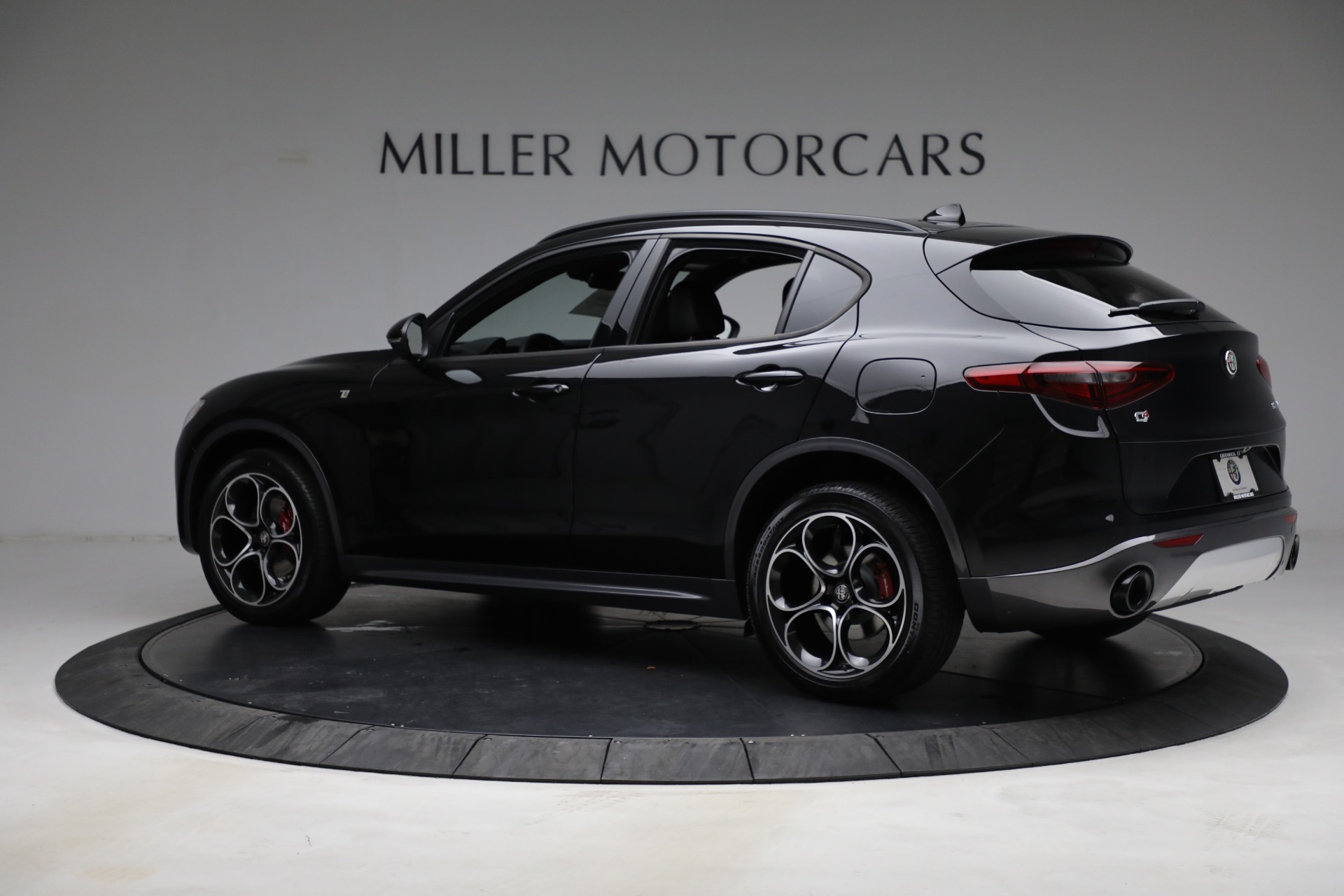 New 2022 Alfa Romeo Stelvio Ti | St. Petersburg, FL