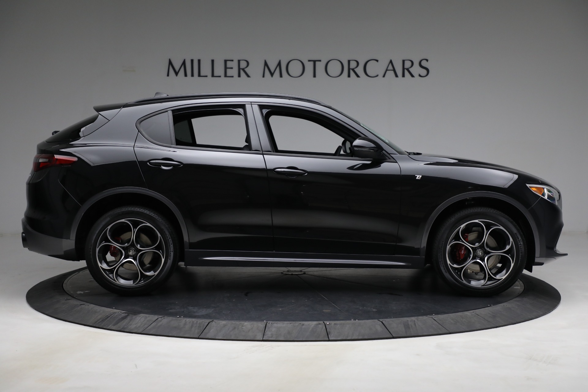 New 2022 Alfa Romeo Stelvio Ti | St. Petersburg, FL