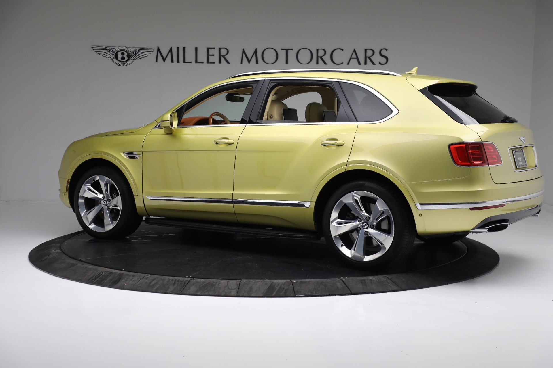 Used 2018 Bentley Bentayga W12 Signature | St. Petersburg, FL