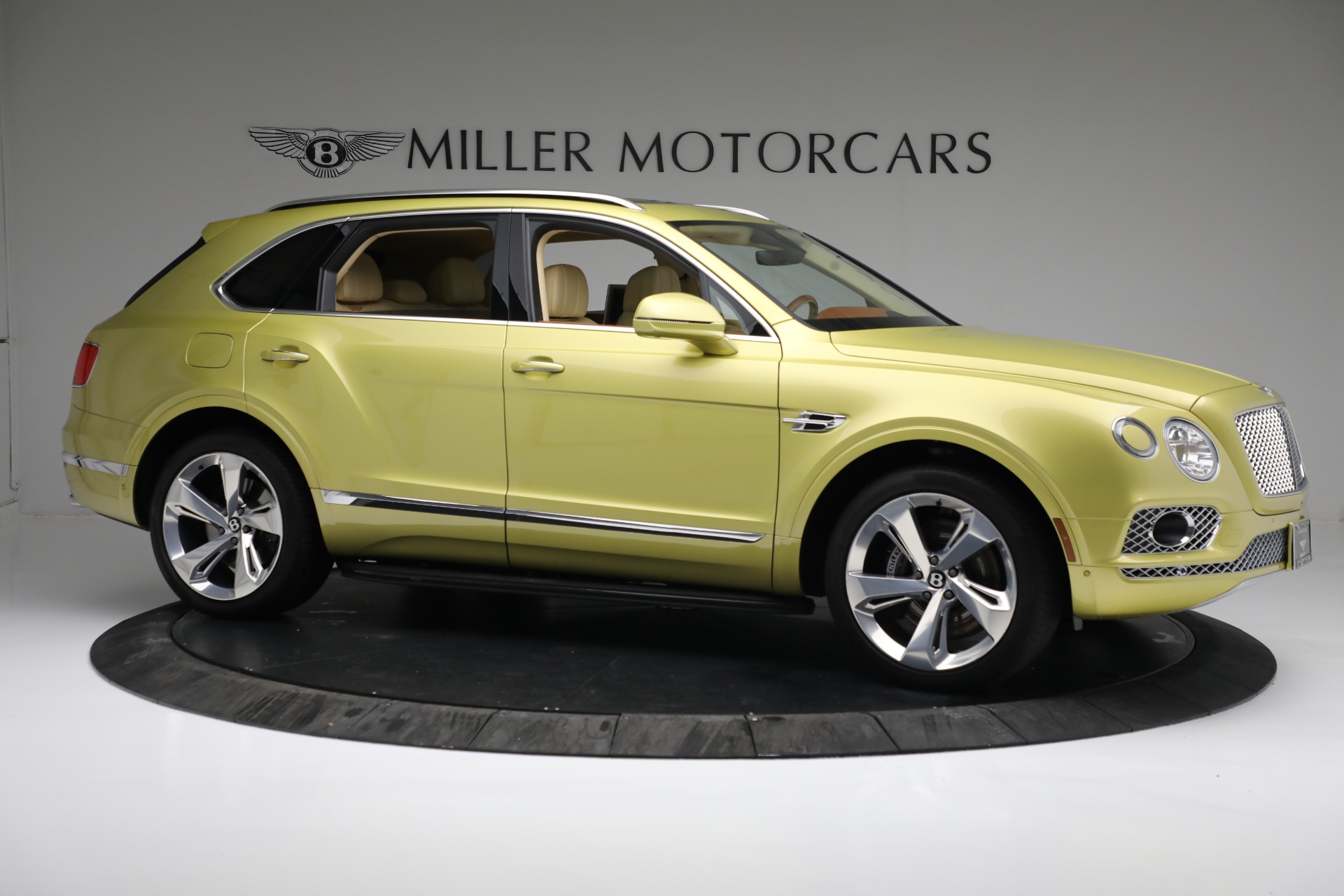 Used 2018 Bentley Bentayga W12 Signature | St. Petersburg, FL