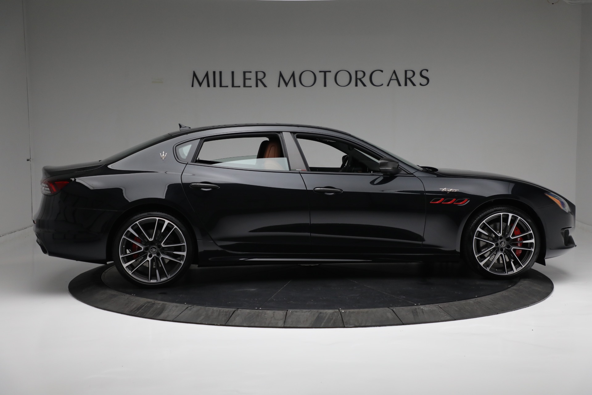 New 2022 Maserati Quattroporte Trofeo | St. Petersburg, FL