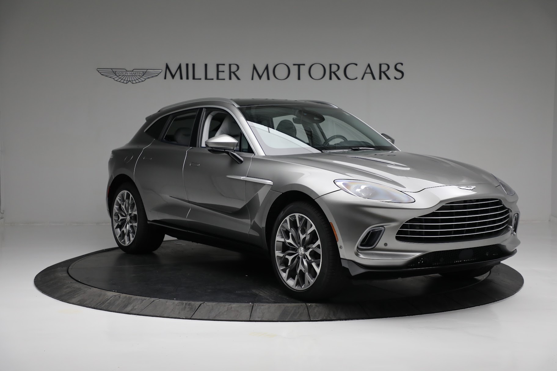 Used 2021 Aston Martin DBX | St. Petersburg, FL