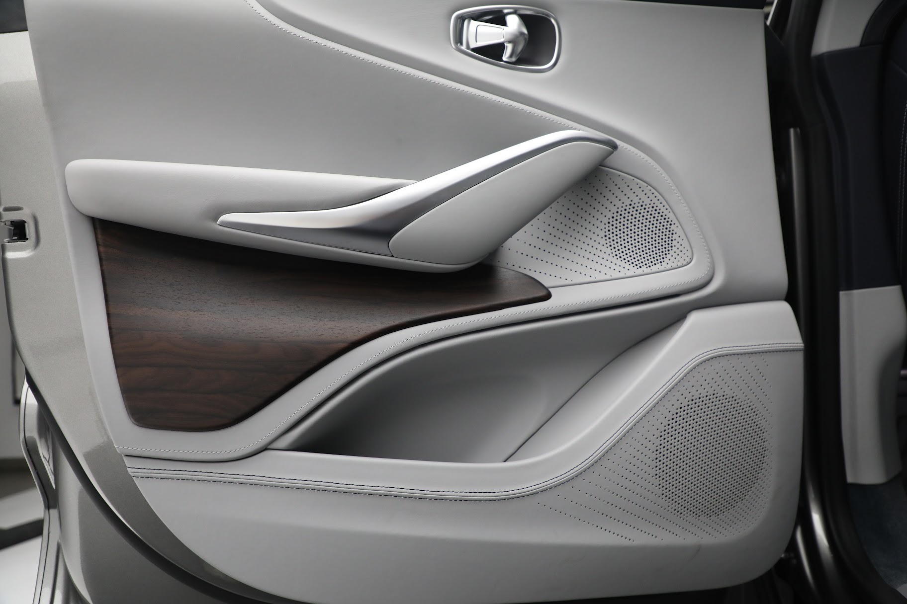 Used 2021 Aston Martin DBX | St. Petersburg, FL