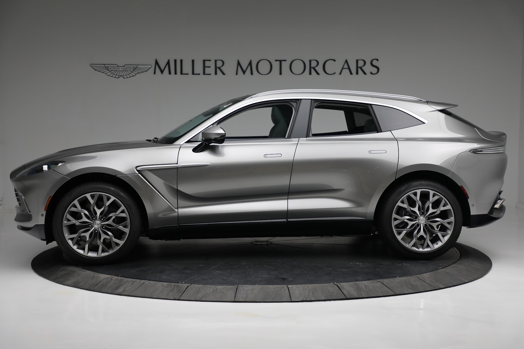 Used 2021 Aston Martin DBX | St. Petersburg, FL
