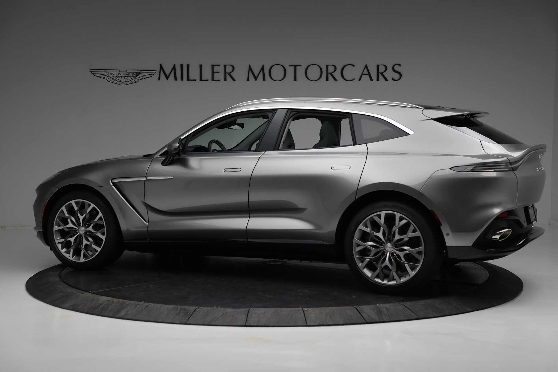 Used 2021 Aston Martin DBX | St. Petersburg, FL