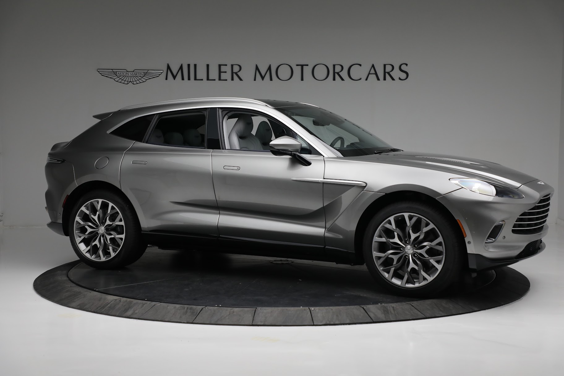Used 2021 Aston Martin DBX | St. Petersburg, FL