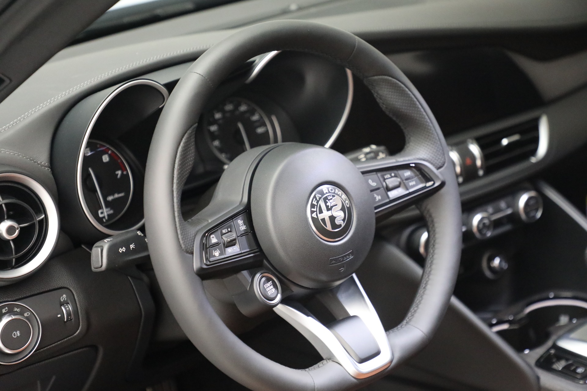 New 2022 Alfa Romeo Giulia Ti | St. Petersburg, FL