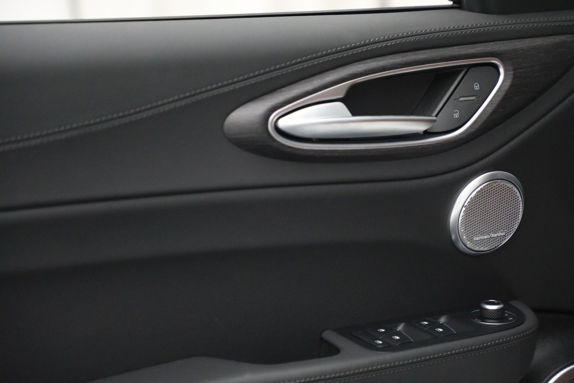 New 2022 Alfa Romeo Giulia Ti | St. Petersburg, FL