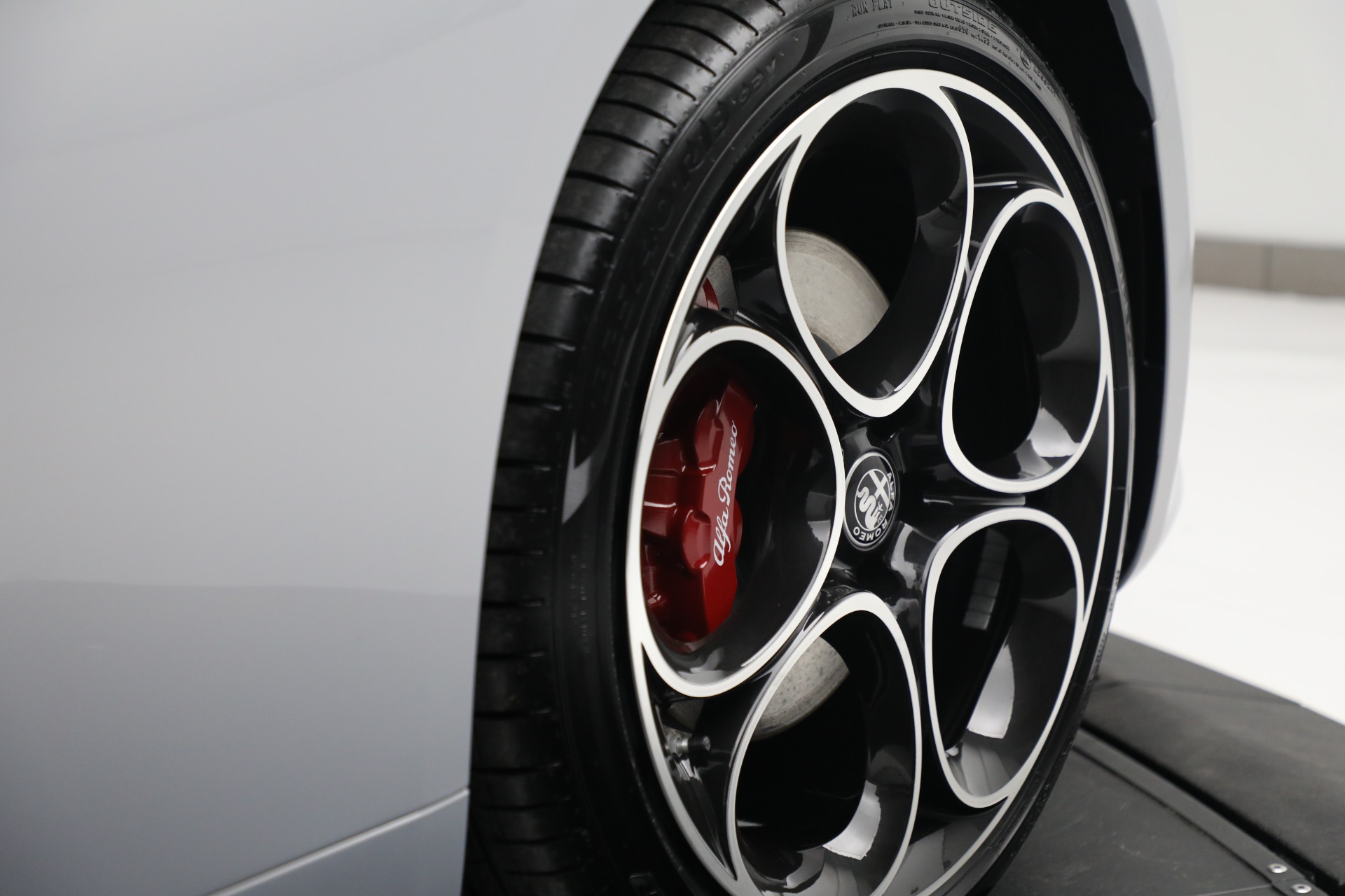 New 2022 Alfa Romeo Giulia Ti | St. Petersburg, FL