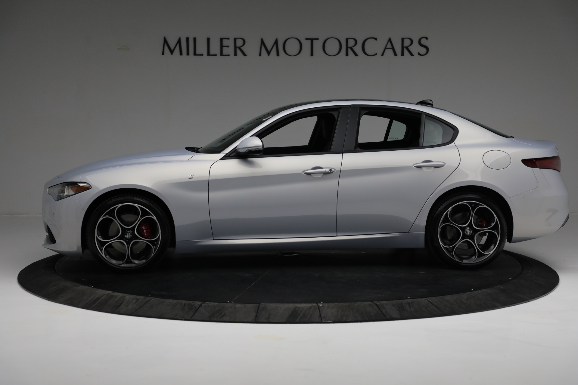 New 2022 Alfa Romeo Giulia Ti | St. Petersburg, FL