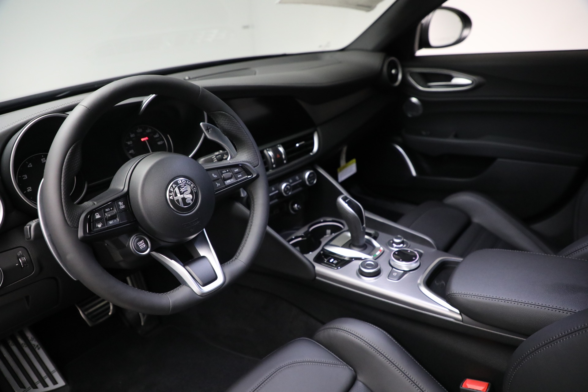 New 2022 Alfa Romeo Giulia Veloce | St. Petersburg, FL