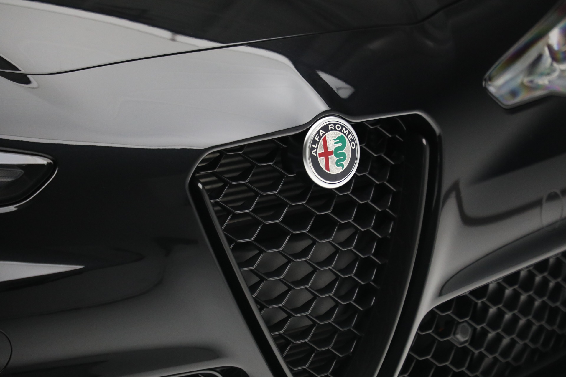 New 2022 Alfa Romeo Giulia Veloce | St. Petersburg, FL