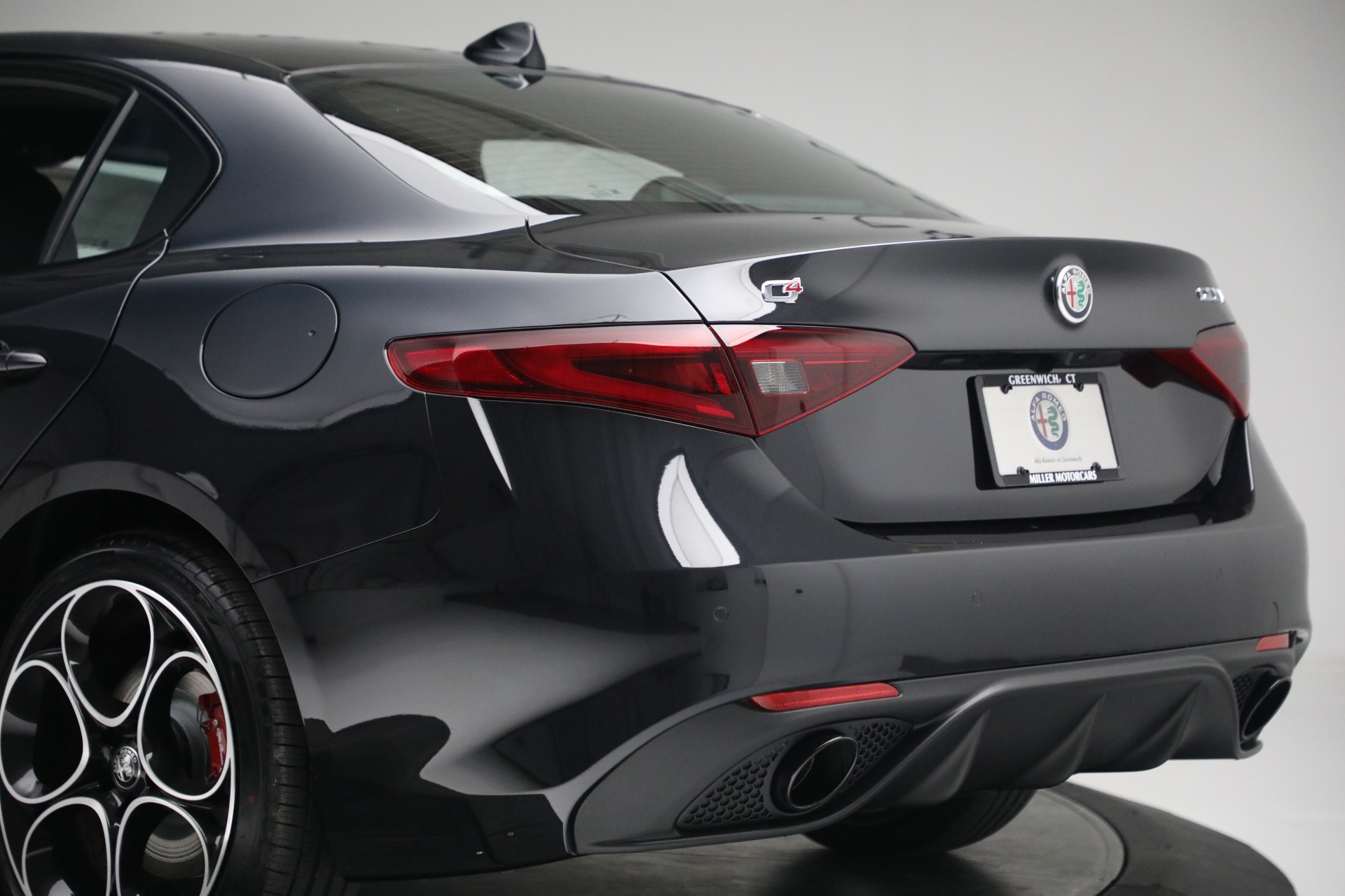 New 2022 Alfa Romeo Giulia Veloce | St. Petersburg, FL