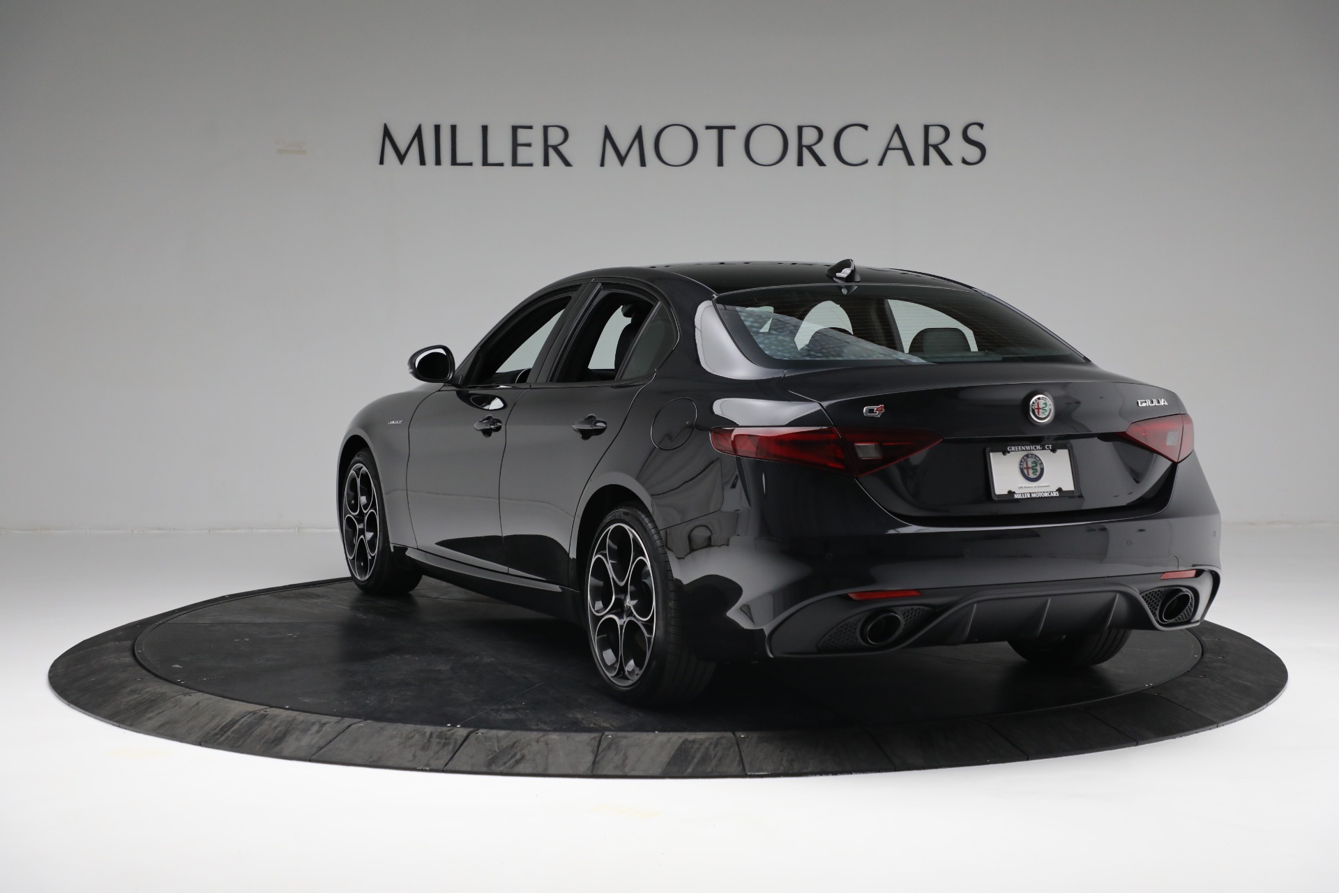 New 2022 Alfa Romeo Giulia Veloce | St. Petersburg, FL
