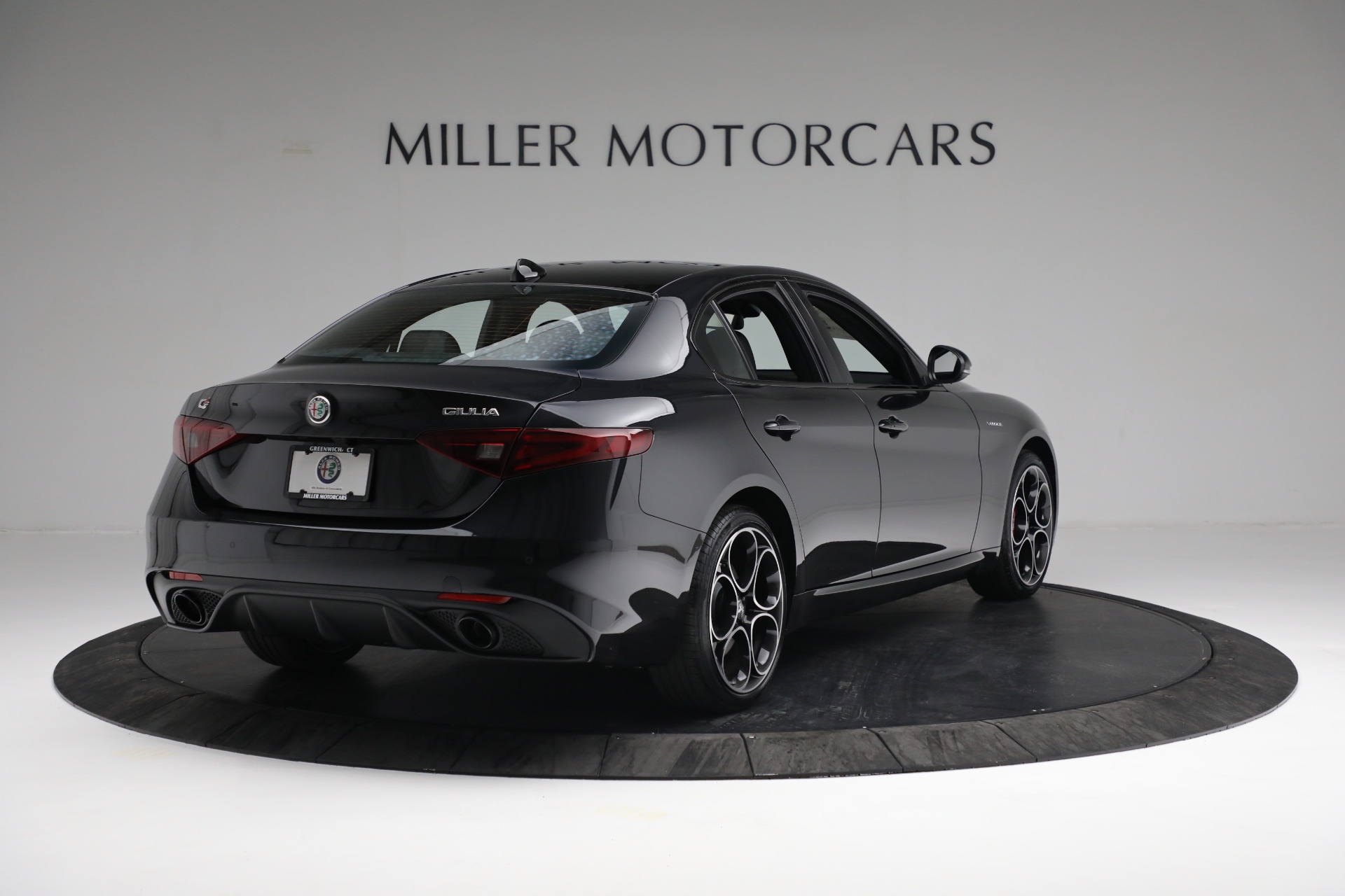 New 2022 Alfa Romeo Giulia Veloce | St. Petersburg, FL