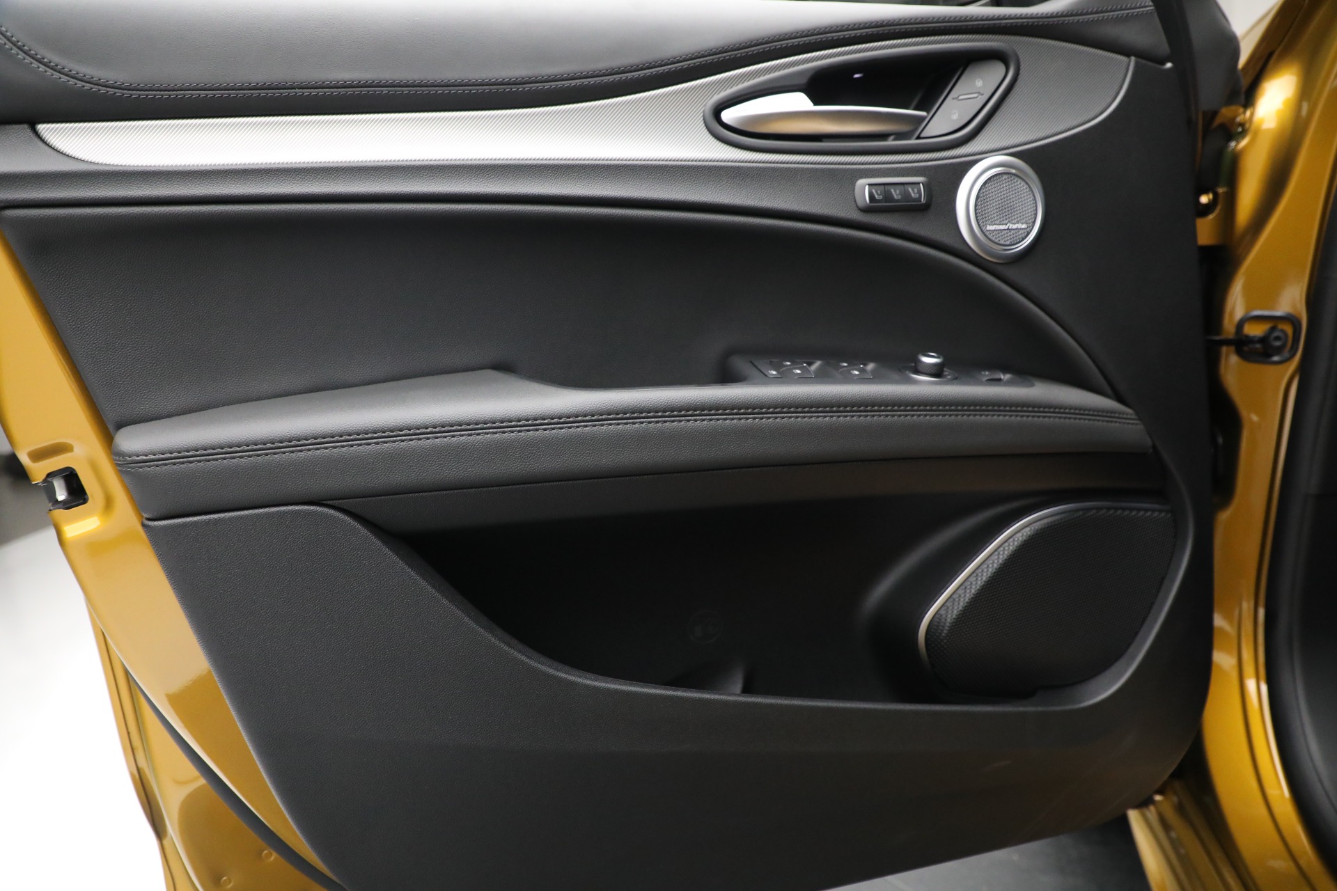 New 2022 Alfa Romeo Stelvio Veloce | St. Petersburg, FL