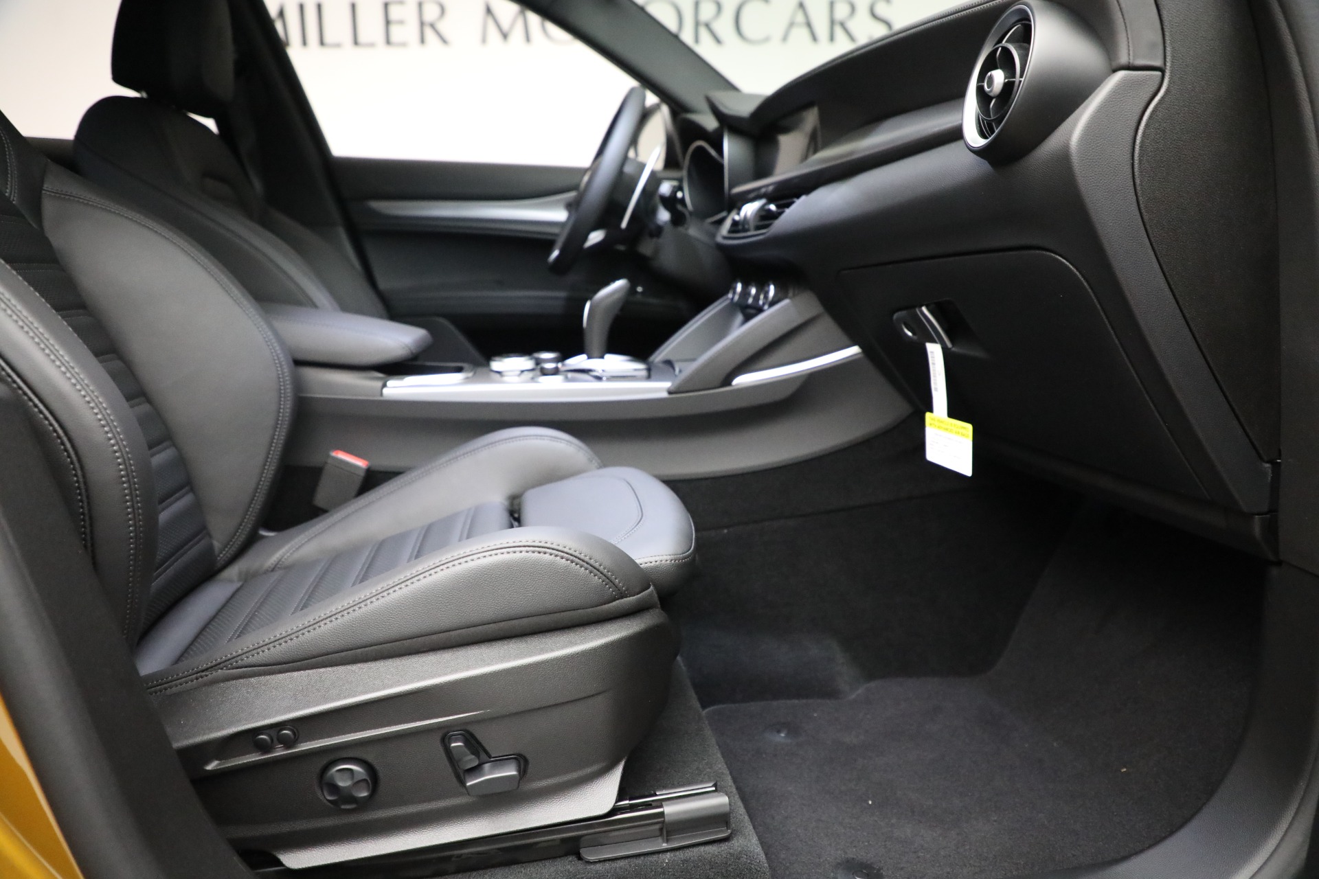 New 2022 Alfa Romeo Stelvio Veloce | St. Petersburg, FL