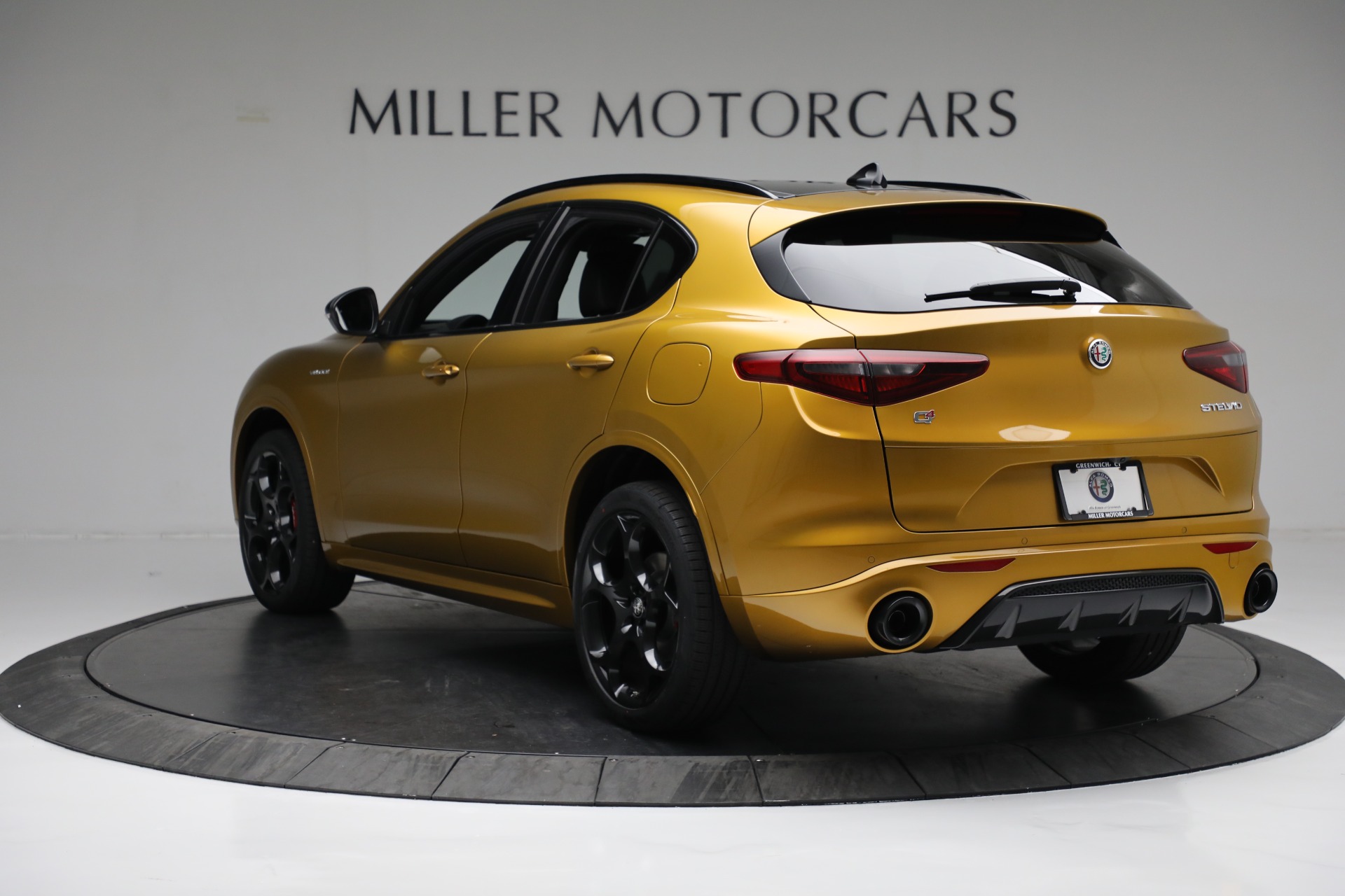 New 2022 Alfa Romeo Stelvio Veloce | St. Petersburg, FL