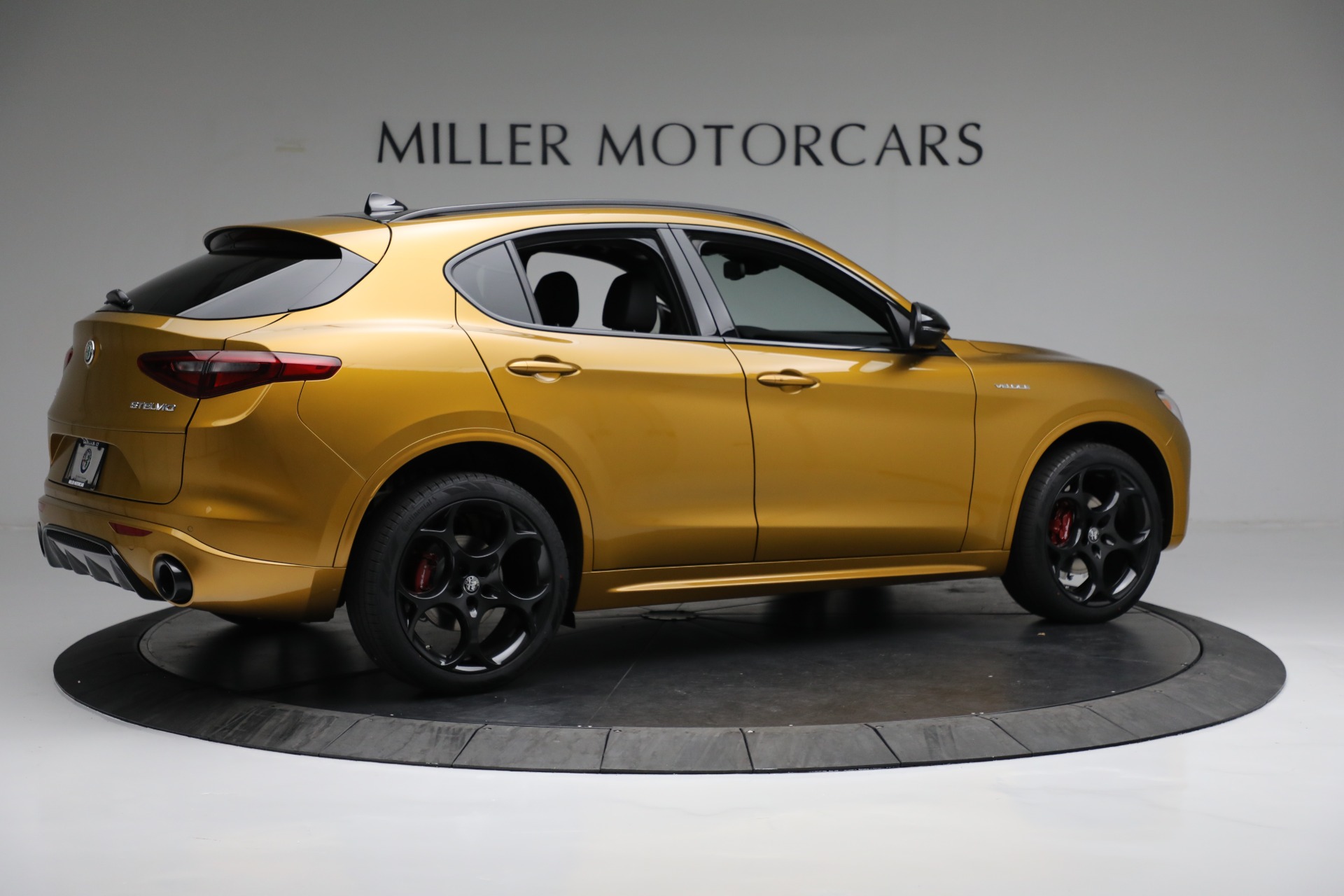 New 2022 Alfa Romeo Stelvio Veloce | St. Petersburg, FL