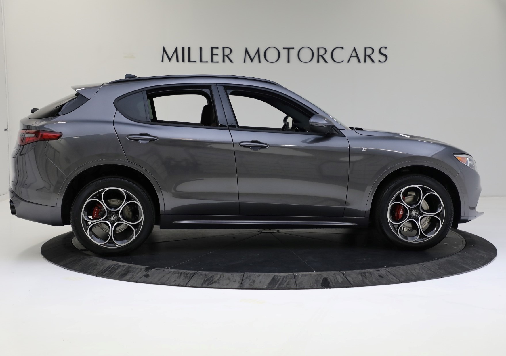 New 2022 Alfa Romeo Stelvio Ti | St. Petersburg, FL