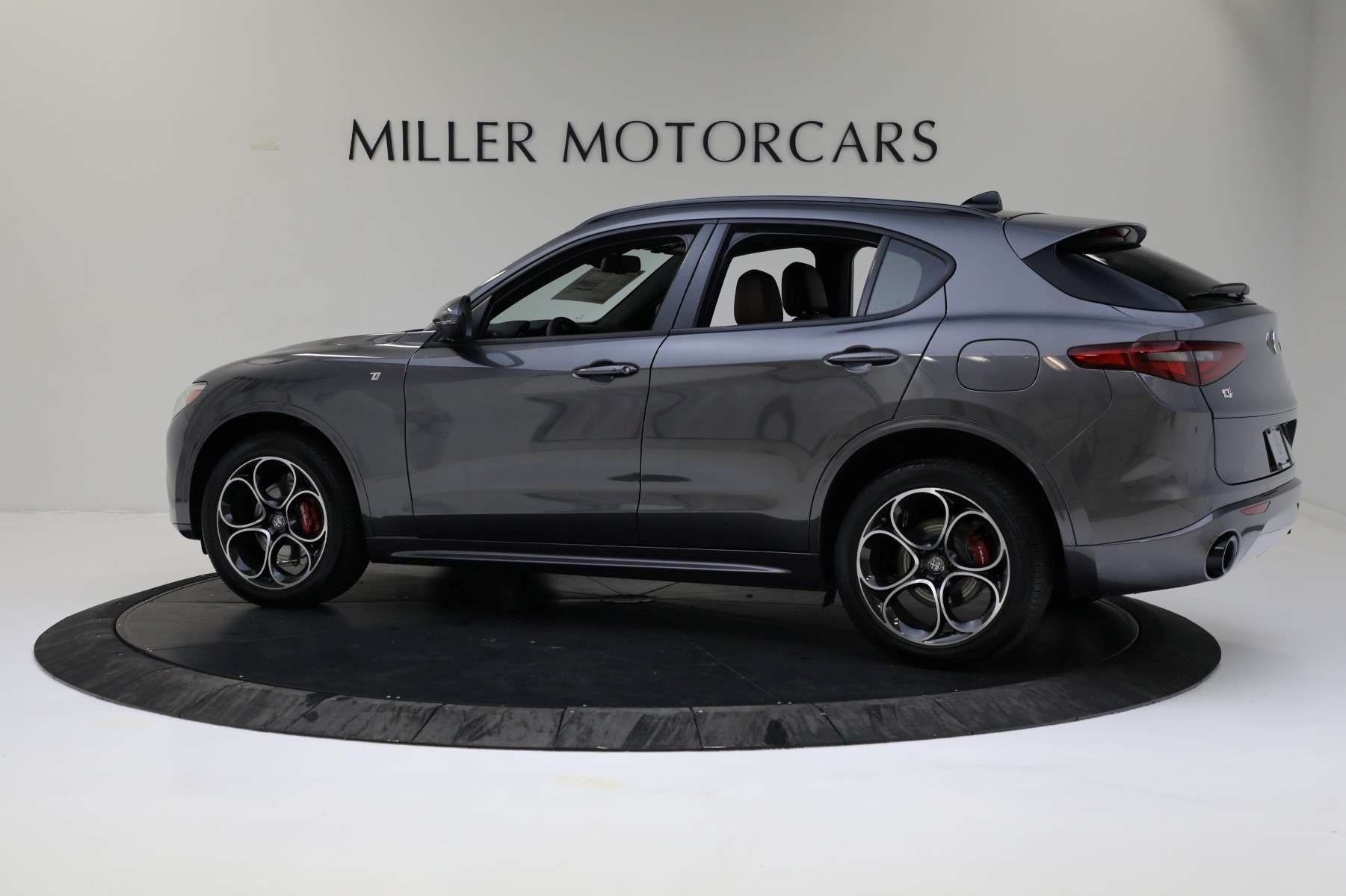New 2022 Alfa Romeo Stelvio Ti | St. Petersburg, FL