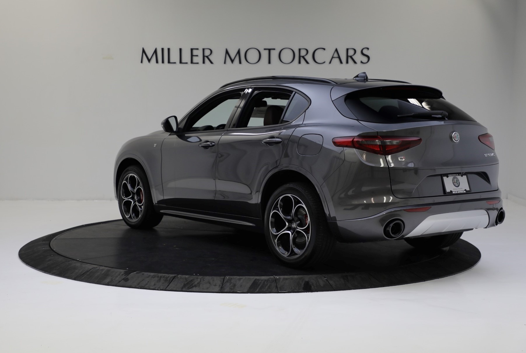 New 2022 Alfa Romeo Stelvio Ti | St. Petersburg, FL