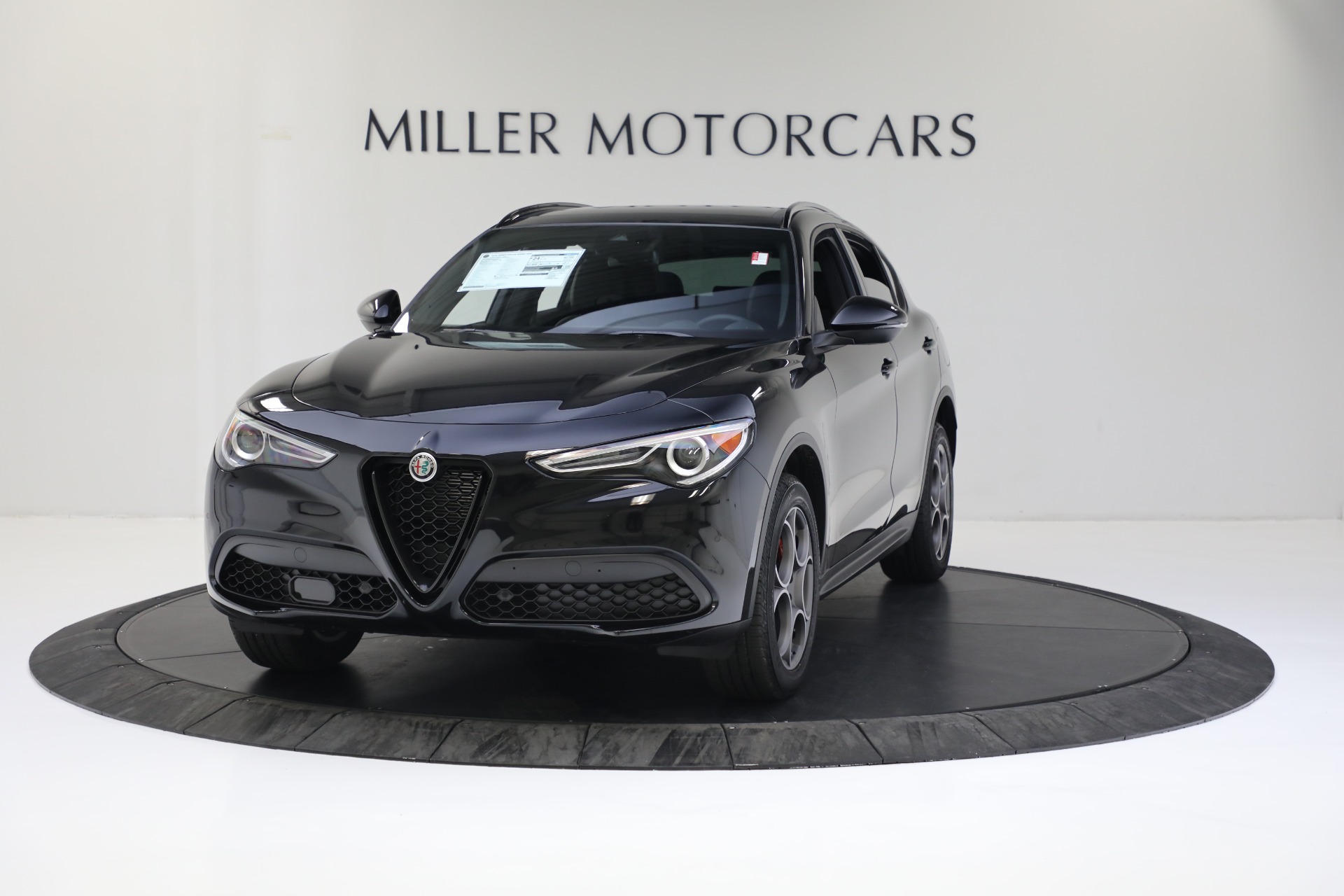 New 2022 Alfa Romeo Stelvio Sprint | St. Petersburg, FL