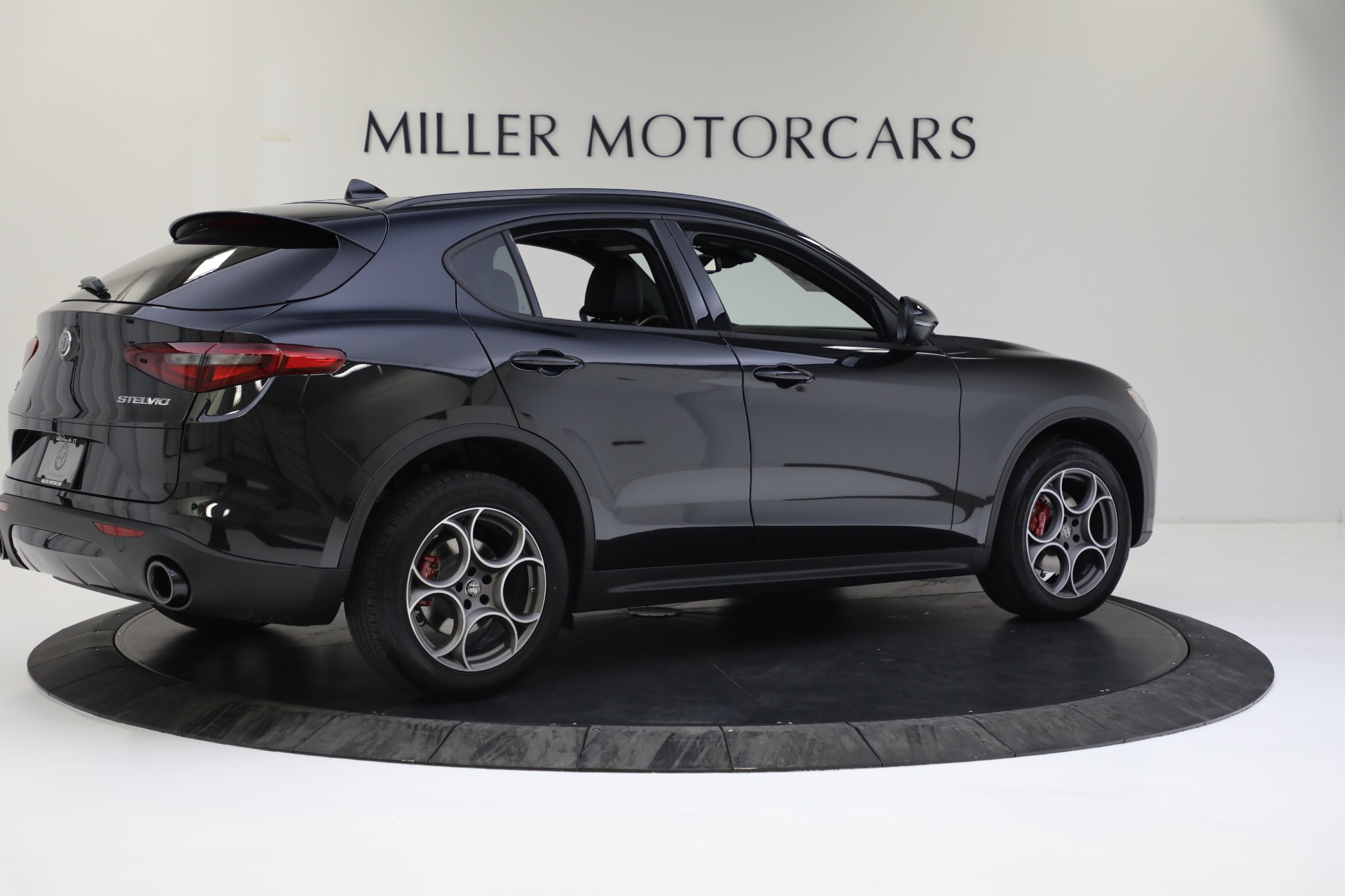 New 2022 Alfa Romeo Stelvio Sprint | St. Petersburg, FL