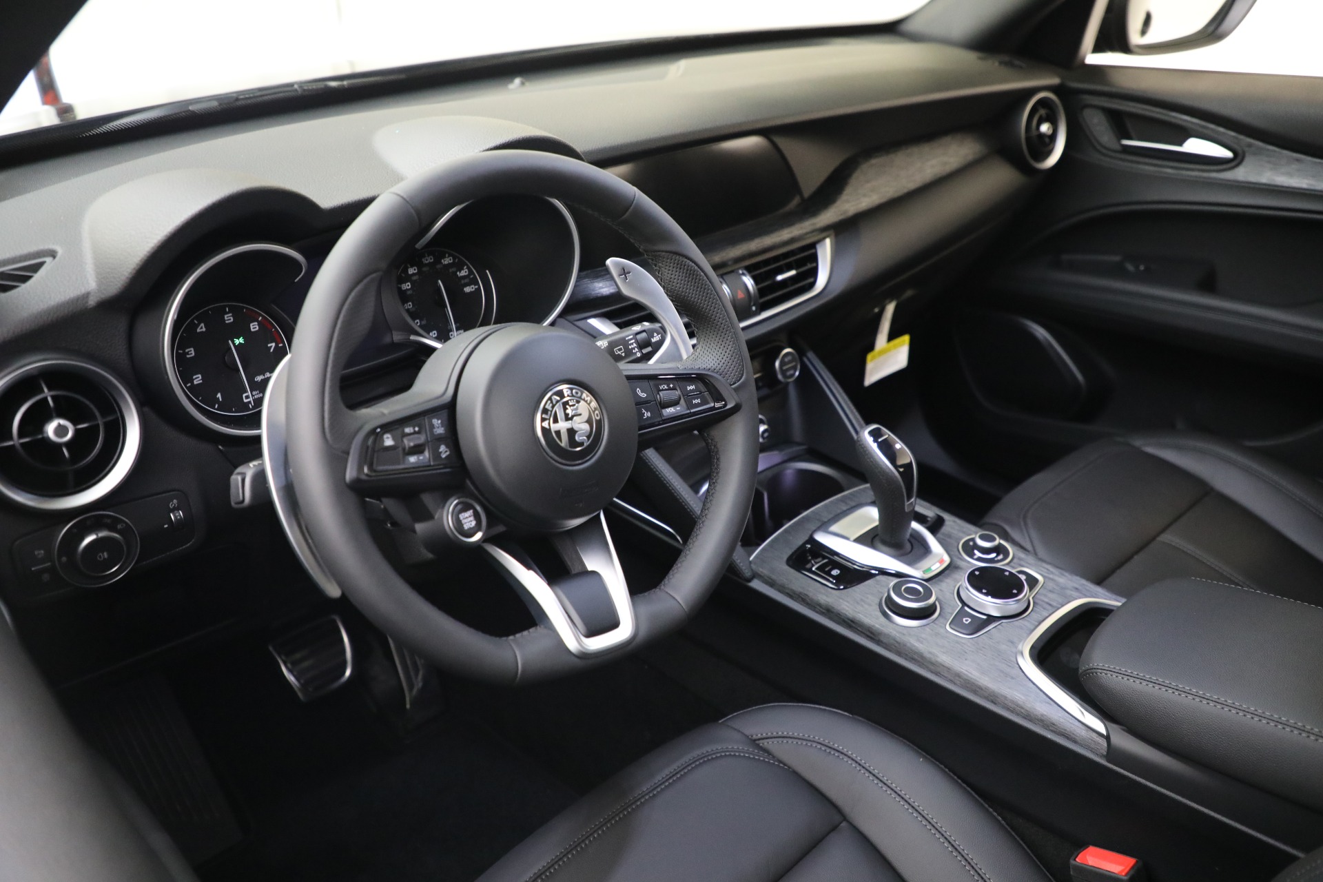 New 2022 Alfa Romeo Stelvio Sprint | St. Petersburg, FL