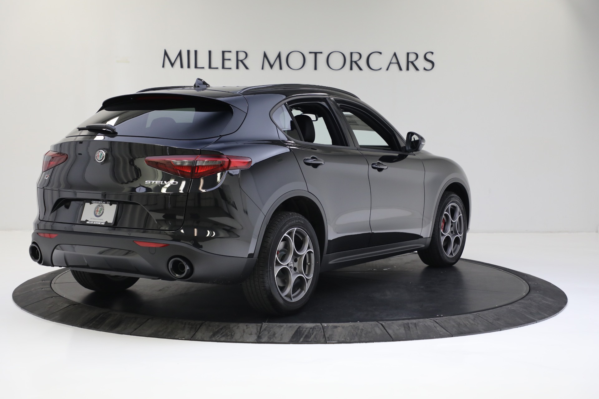 New 2022 Alfa Romeo Stelvio Sprint | St. Petersburg, FL